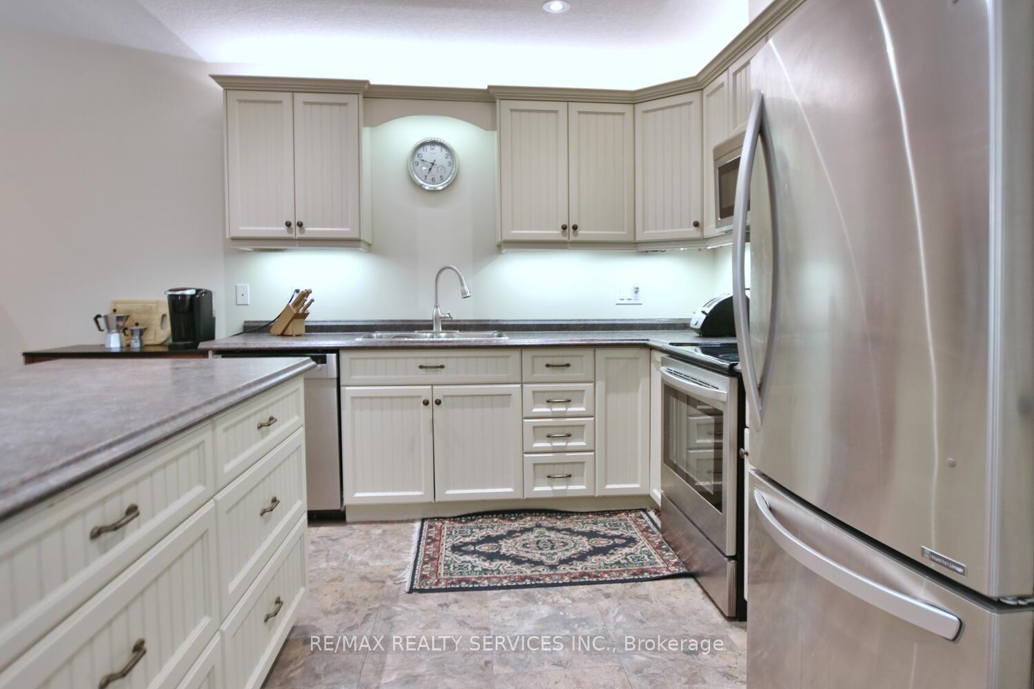Photo 18 of 45 Clover Crescent, Wasaga Beach — HOMEH
