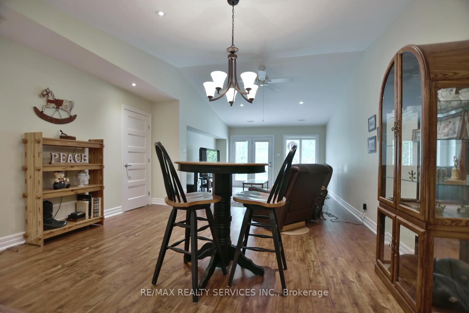 Photo 33 of 45 Clover Crescent, Wasaga Beach — HOMEH