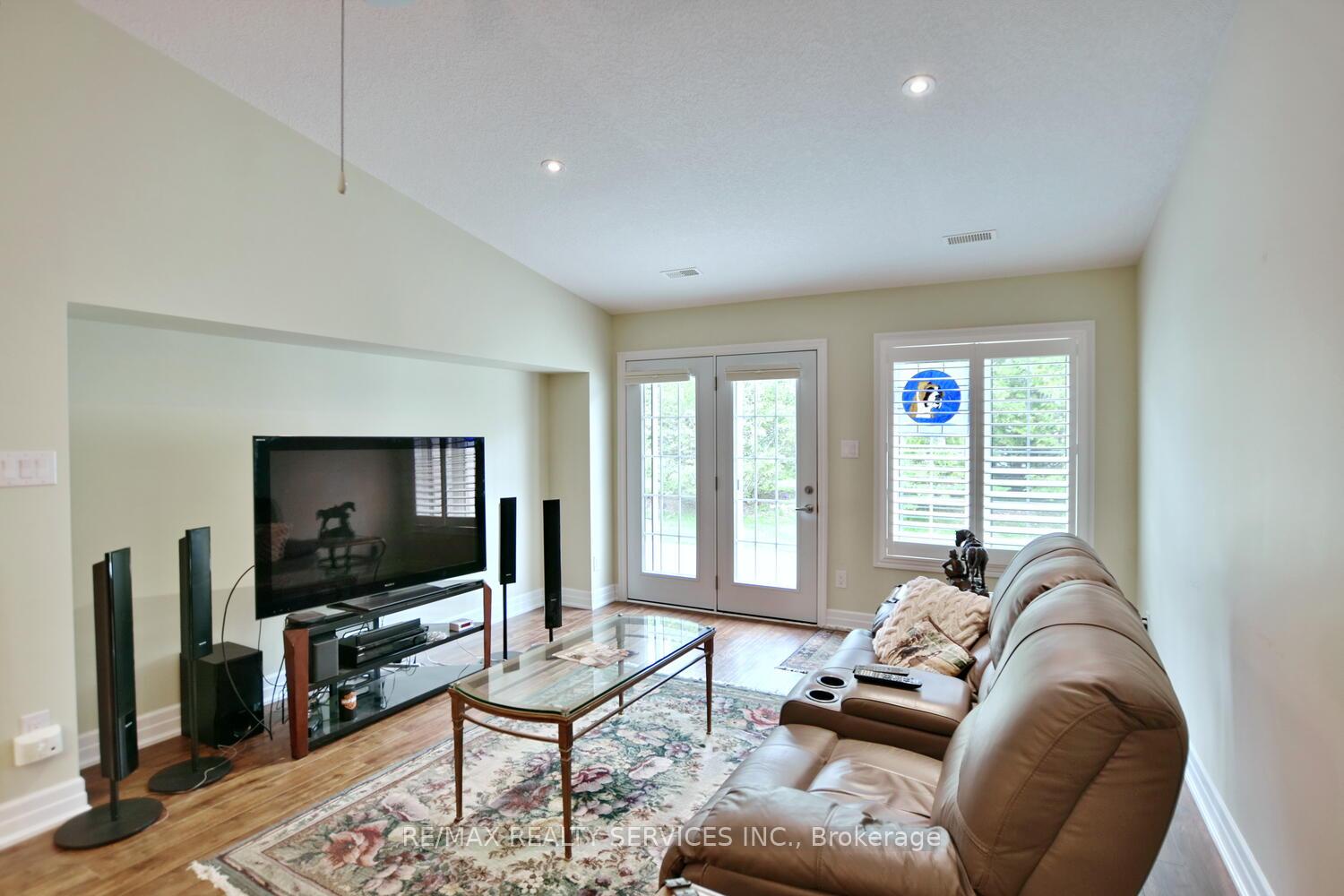 Photo 29 of 45 Clover Crescent, Wasaga Beach — HOMEH