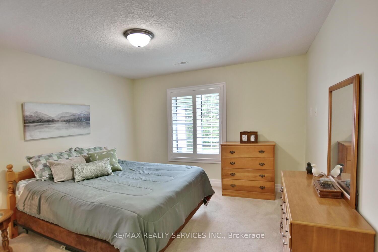 Photo 16 of 45 Clover Crescent, Wasaga Beach — HOMEH
