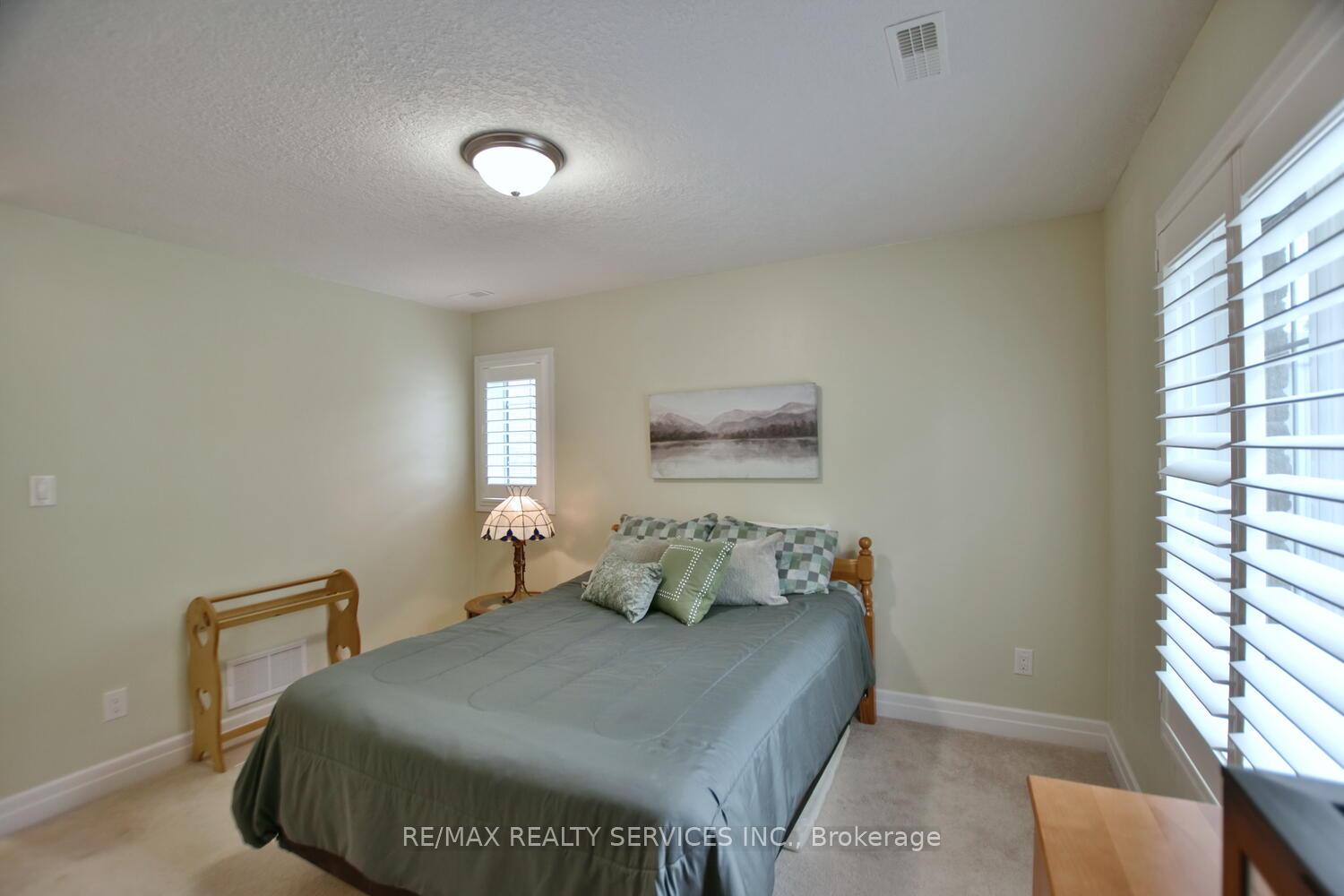 Photo 19 of 45 Clover Crescent, Wasaga Beach — HOMEH