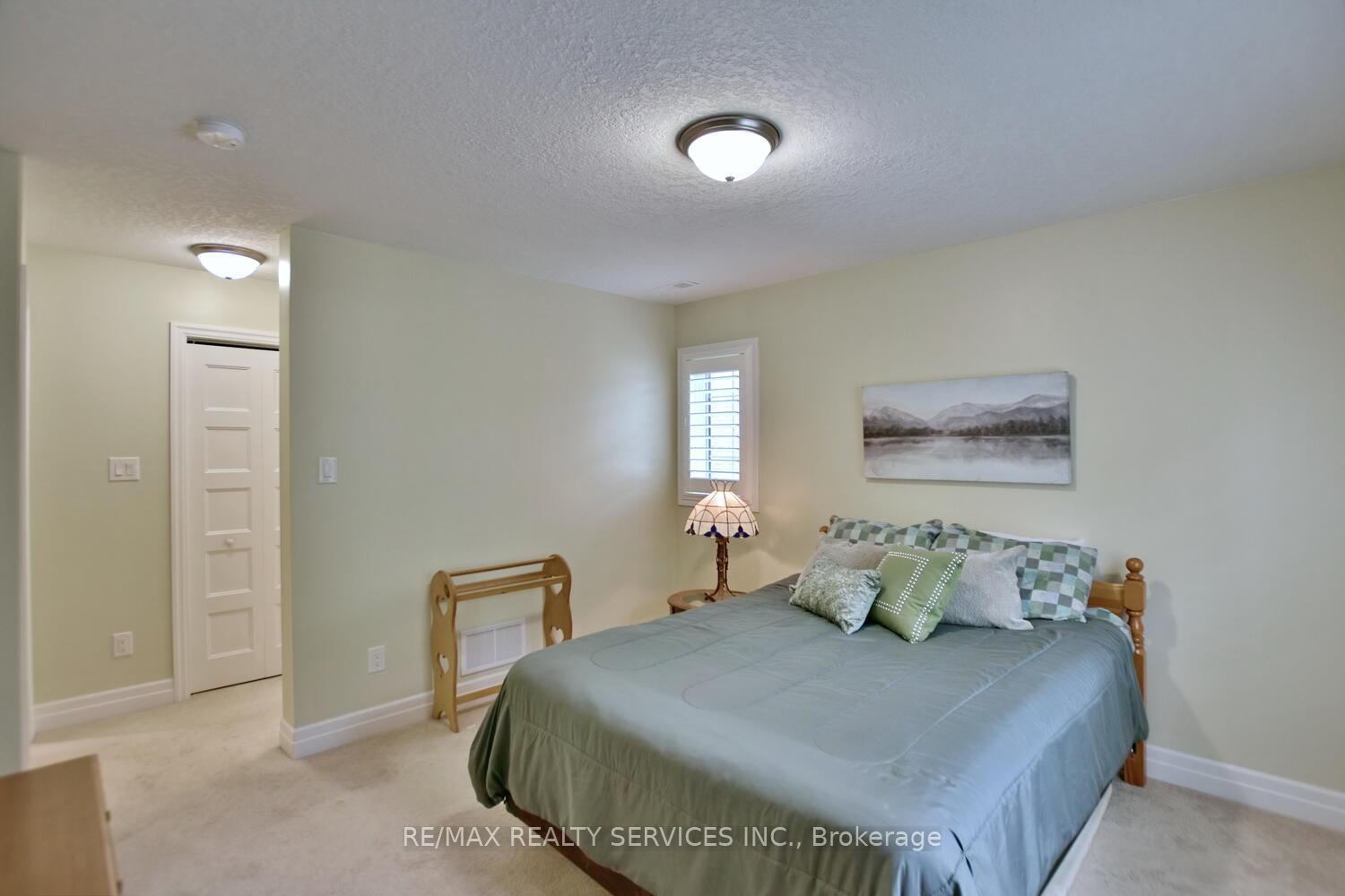 Photo 24 of 45 Clover Crescent, Wasaga Beach — HOMEH