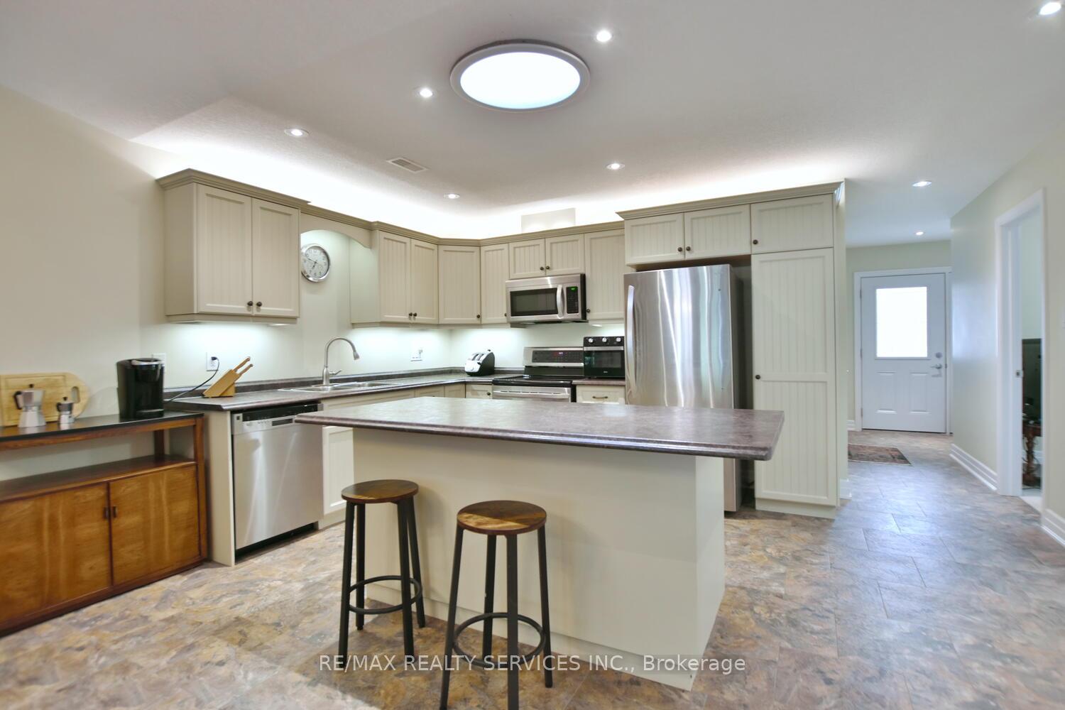 Photo 41 of 45 Clover Crescent, Wasaga Beach — HOMEH
