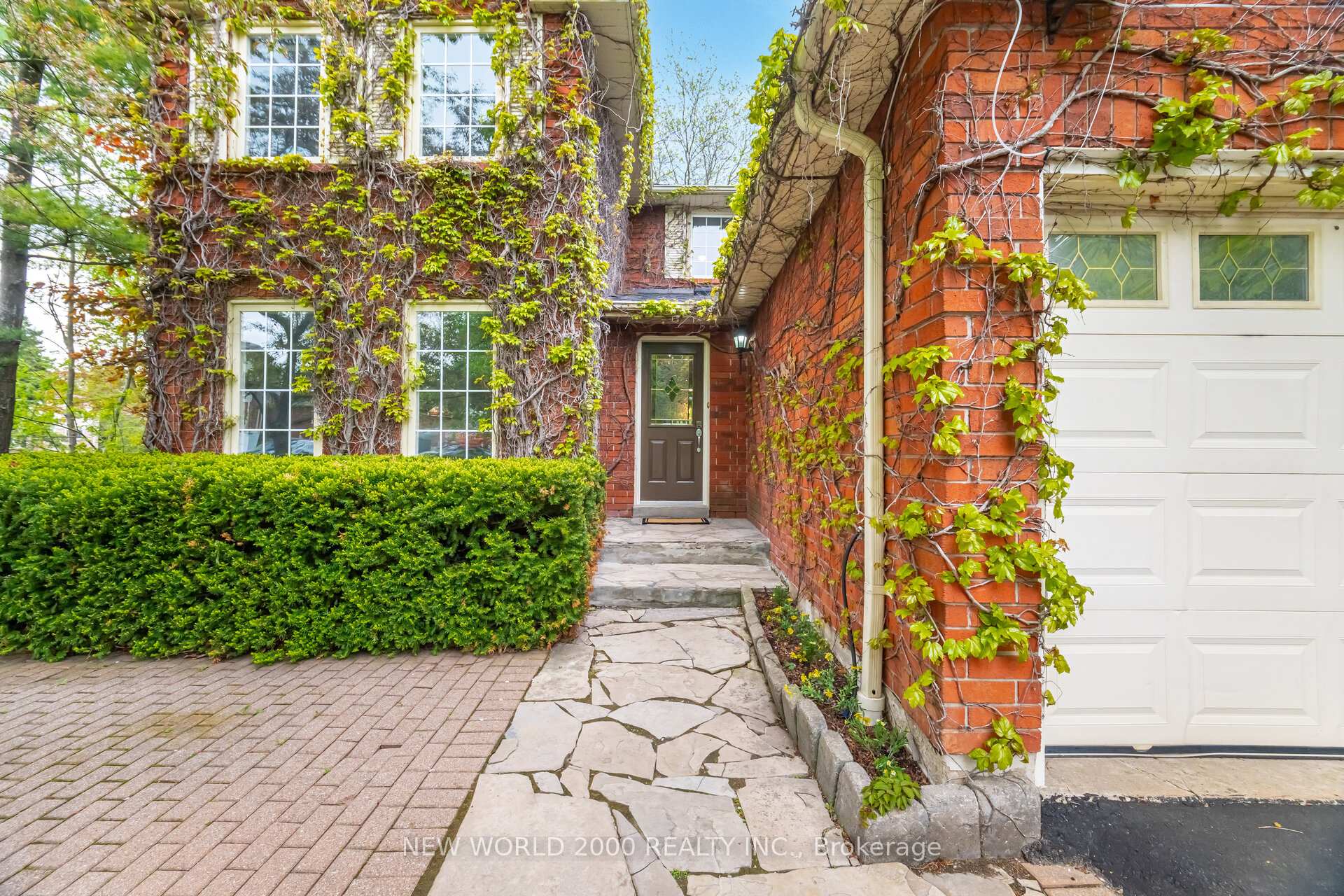 Front of 254 Maidstone Court