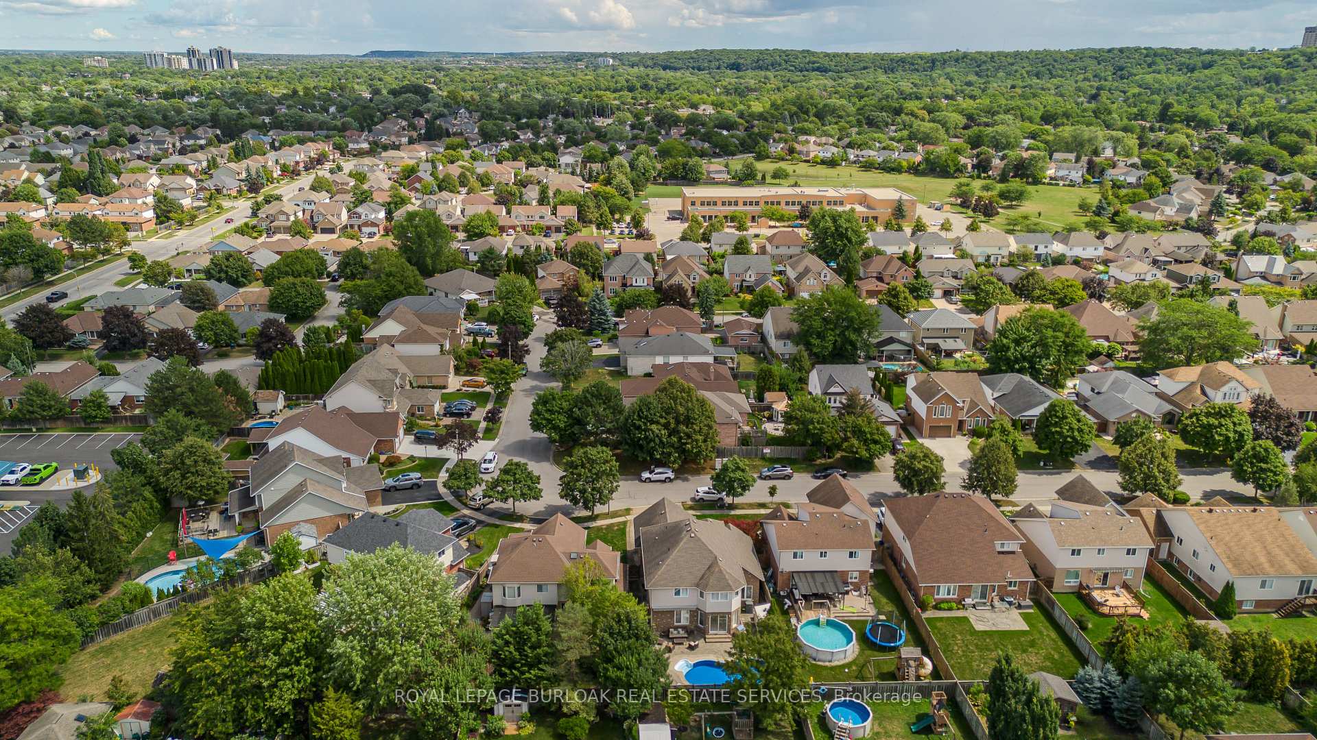 Photo 43 of 56 Farris Avenue, St. Catharines, Rykert/Vansickle — HOMEH