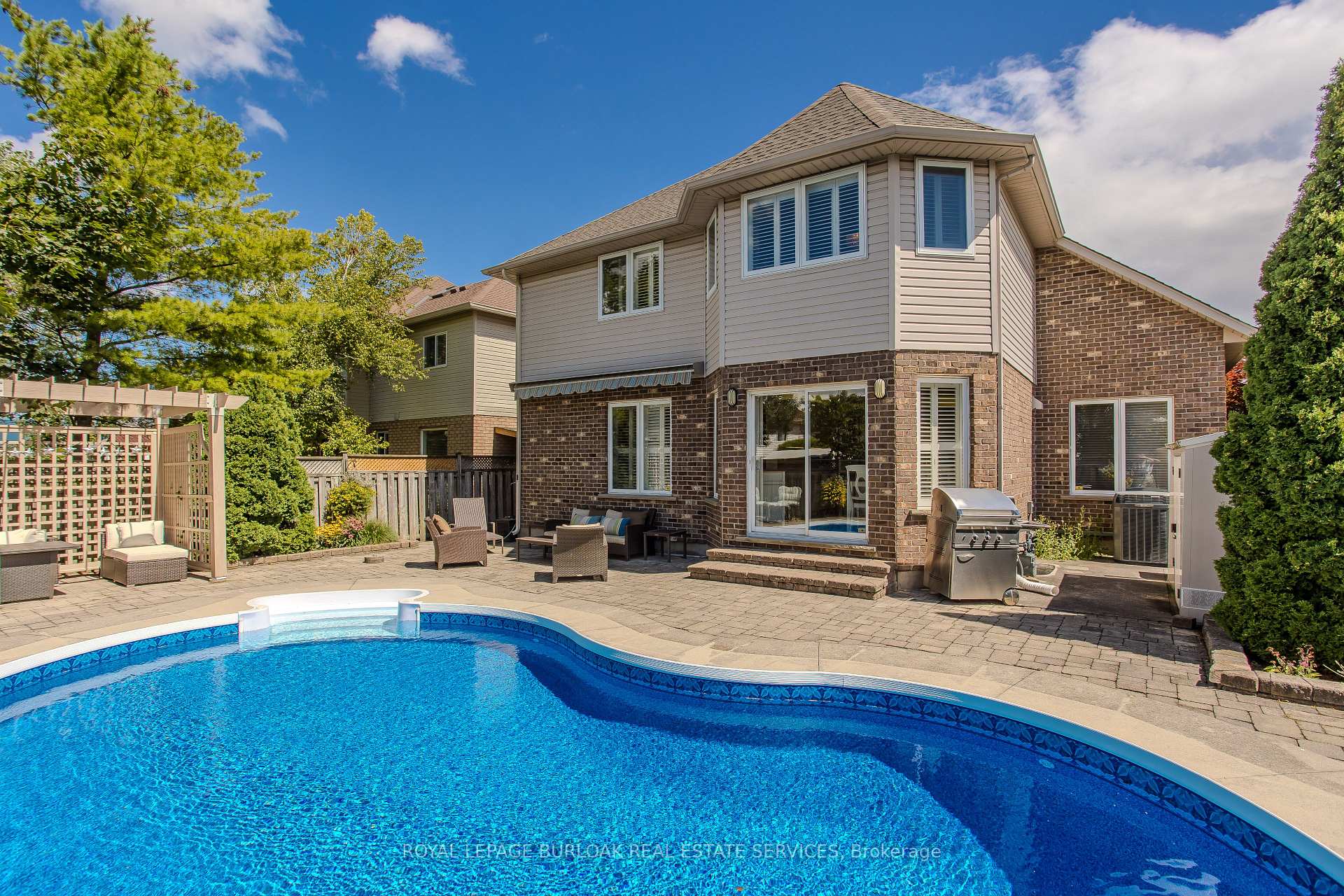 Photo 5 of 56 Farris Avenue, St. Catharines, Rykert/Vansickle — HOMEH