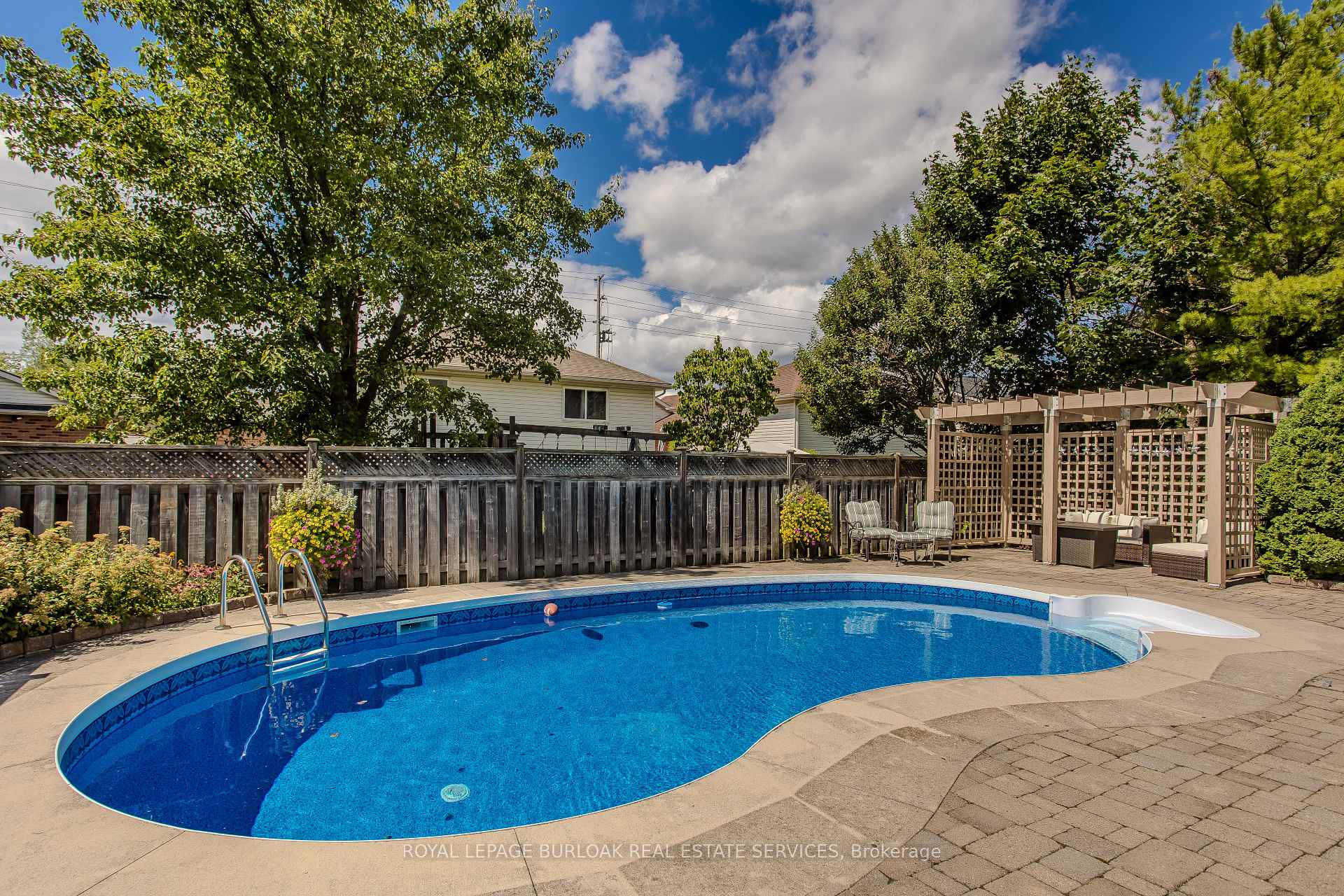 Photo 10 of 56 Farris Avenue, St. Catharines, Rykert/Vansickle — HOMEH