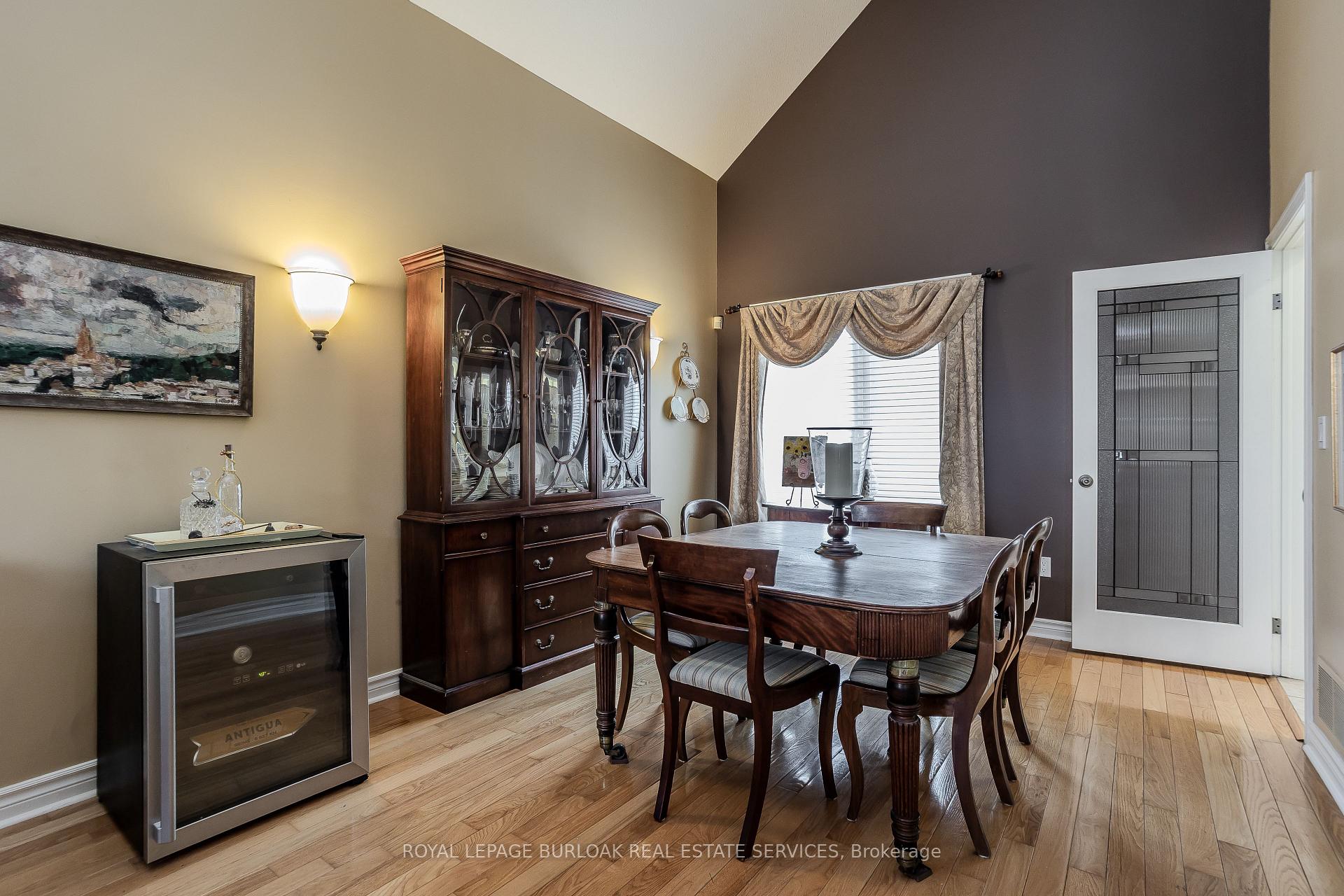 Photo 9 of 56 Farris Avenue, St. Catharines, Rykert/Vansickle — HOMEH
