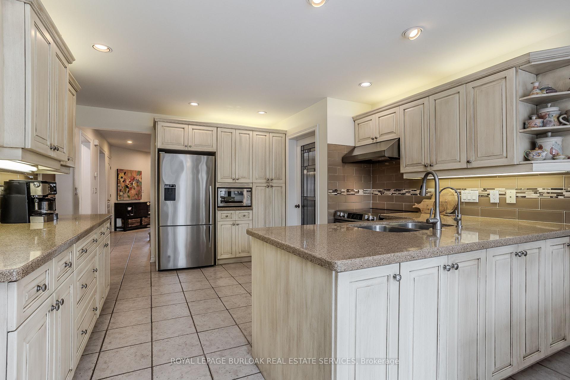 Photo 38 of 56 Farris Avenue, St. Catharines, Rykert/Vansickle — HOMEH