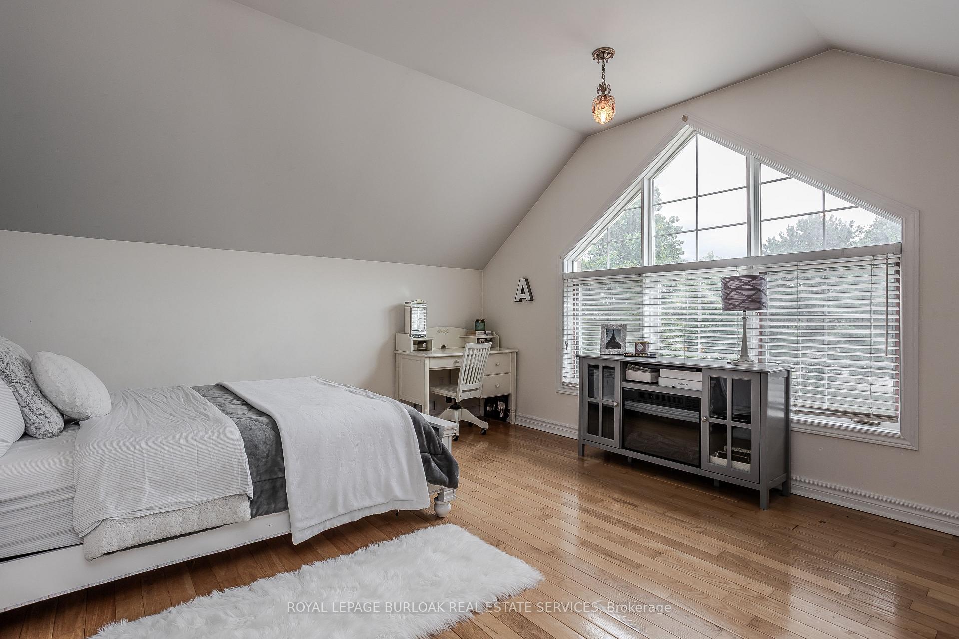 Photo 37 of 56 Farris Avenue, St. Catharines, Rykert/Vansickle — HOMEH
