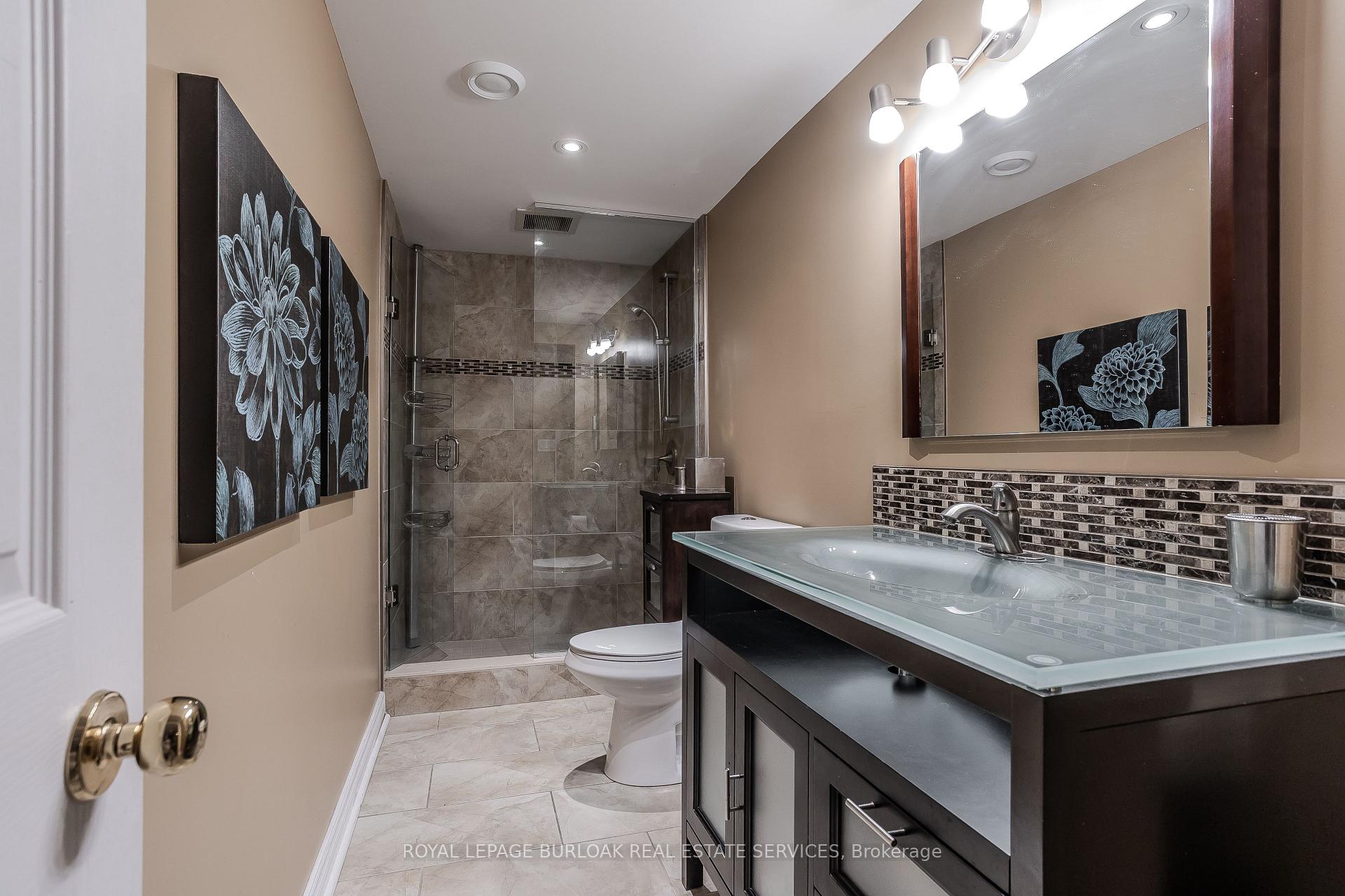 Photo 35 of 56 Farris Avenue, St. Catharines, Rykert/Vansickle — HOMEH