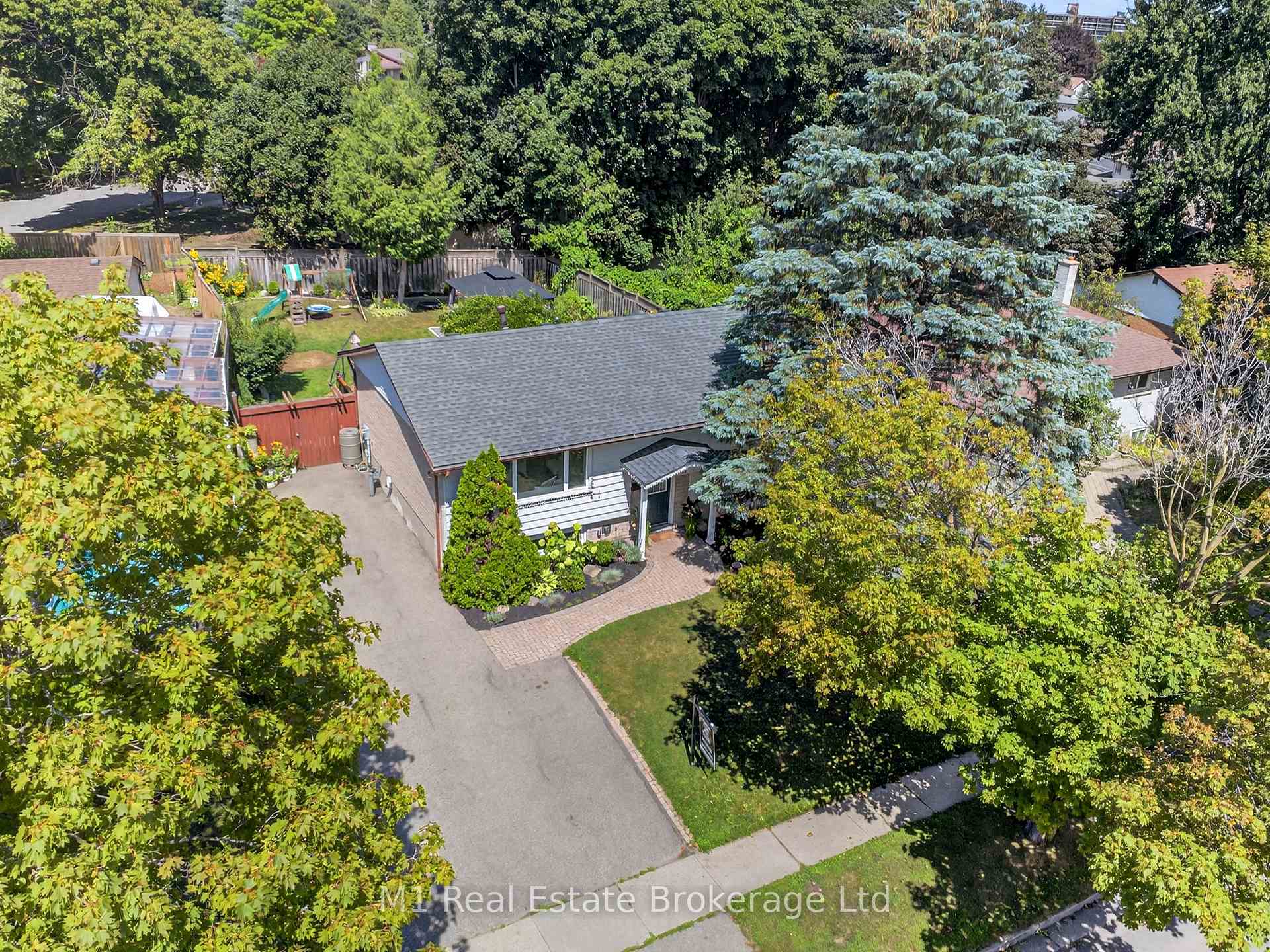 Front of 91 Rhonda Road