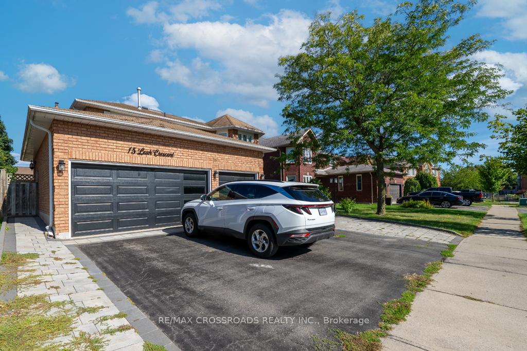Photo 2 of 15 Leah Crescent, Ajax, Central West — HOMEH
