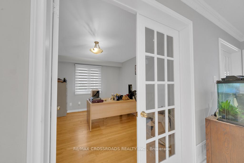 Photo 8 of 15 Leah Crescent, Ajax, Central West — HOMEH