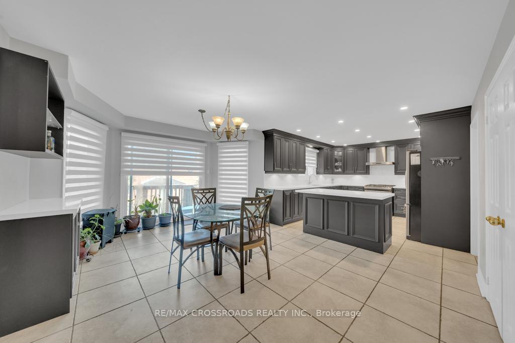 Photo 7 of 15 Leah Crescent, Ajax, Central West — HOMEH