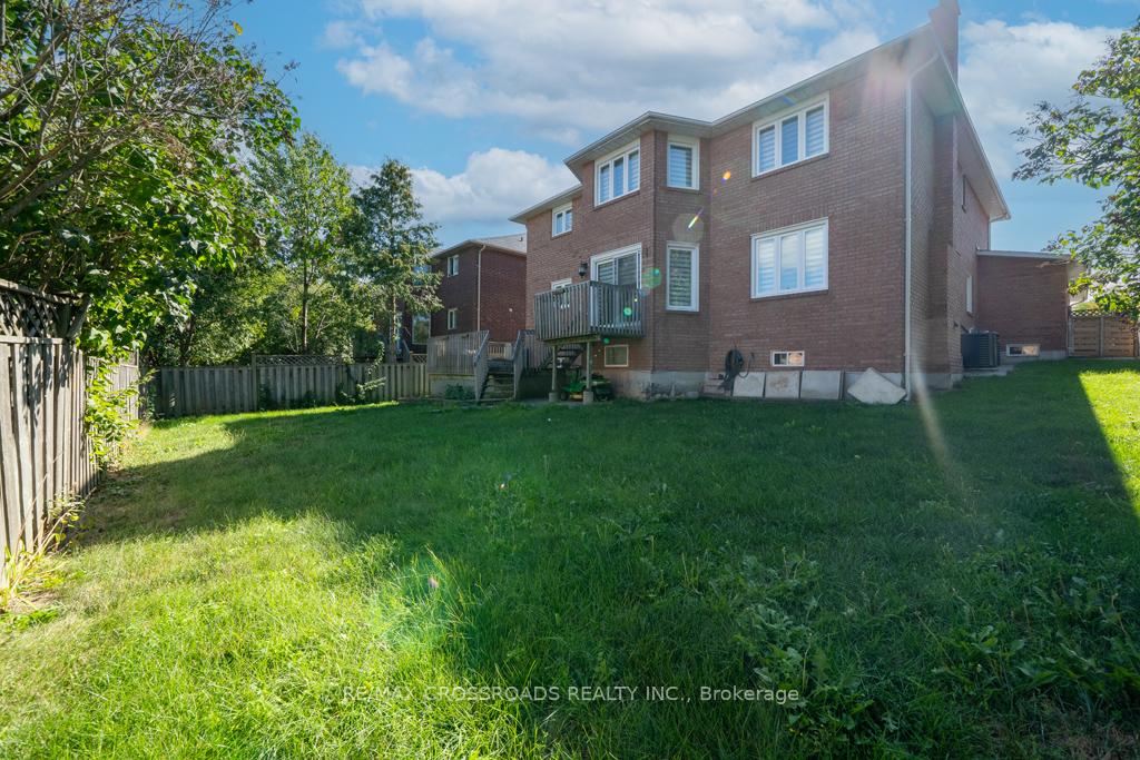 Photo 25 of 15 Leah Crescent, Ajax, Central West — HOMEH