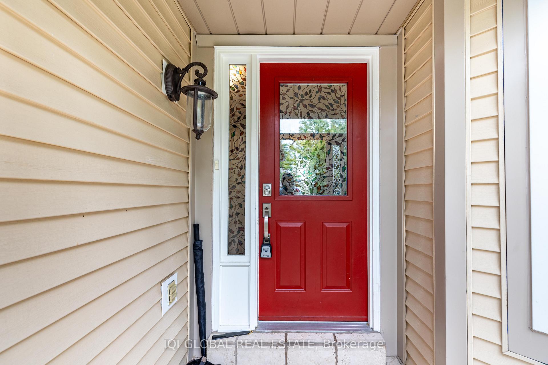 Photo 31 of 895 Ripley Crescent, Oshawa, Pinecrest — HOMEH