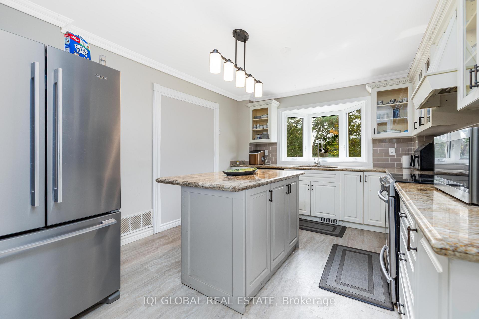 Photo 28 of 895 Ripley Crescent, Oshawa, Pinecrest — HOMEH