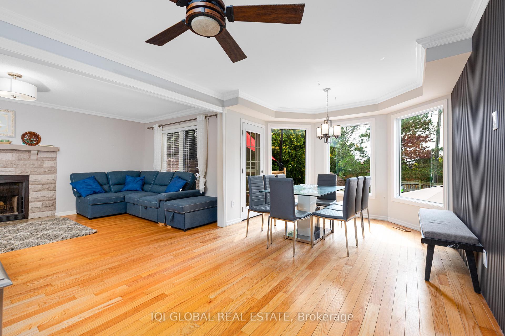 Photo 9 of 895 Ripley Crescent, Oshawa, Pinecrest — HOMEH