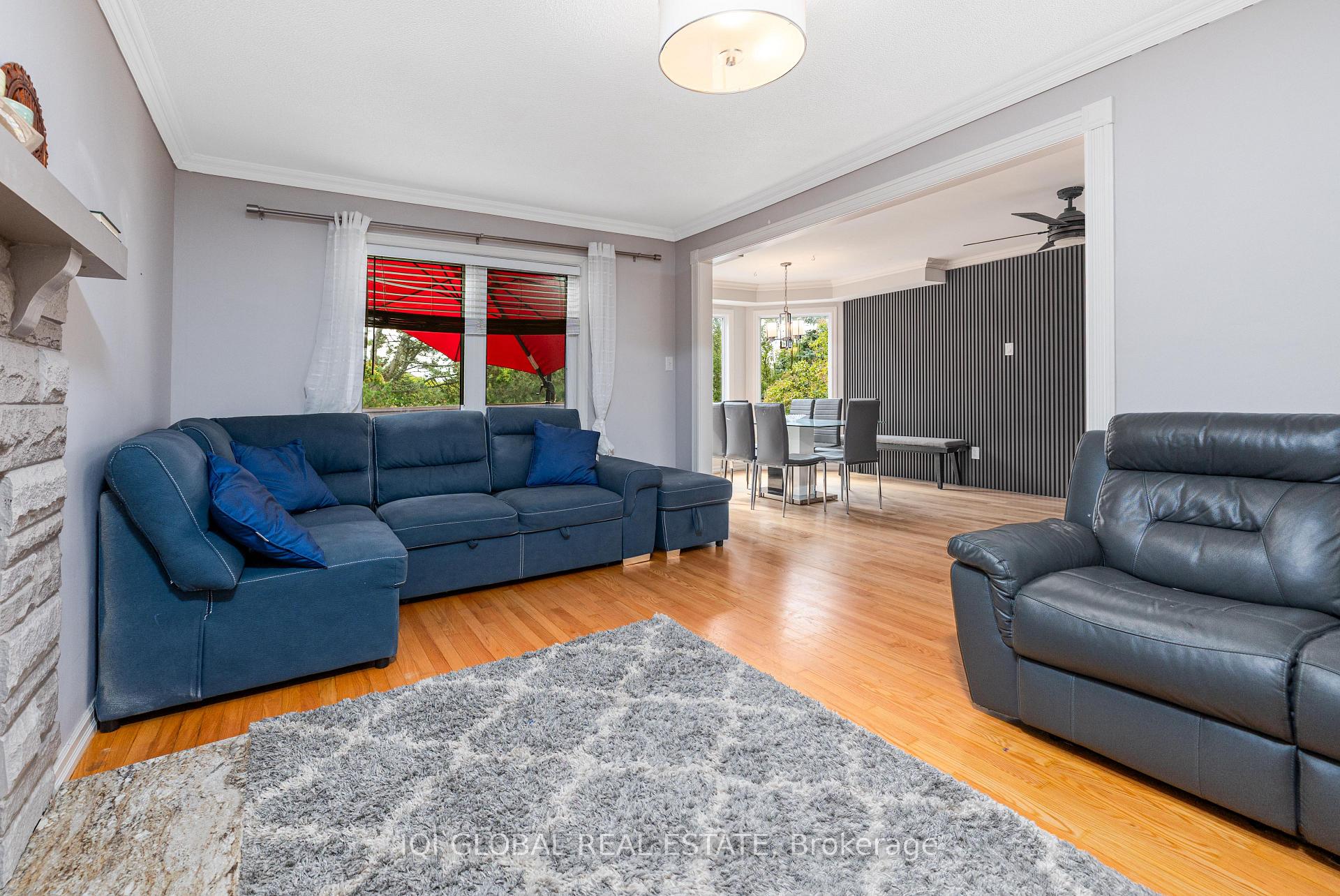 Photo 5 of 895 Ripley Crescent, Oshawa, Pinecrest — HOMEH