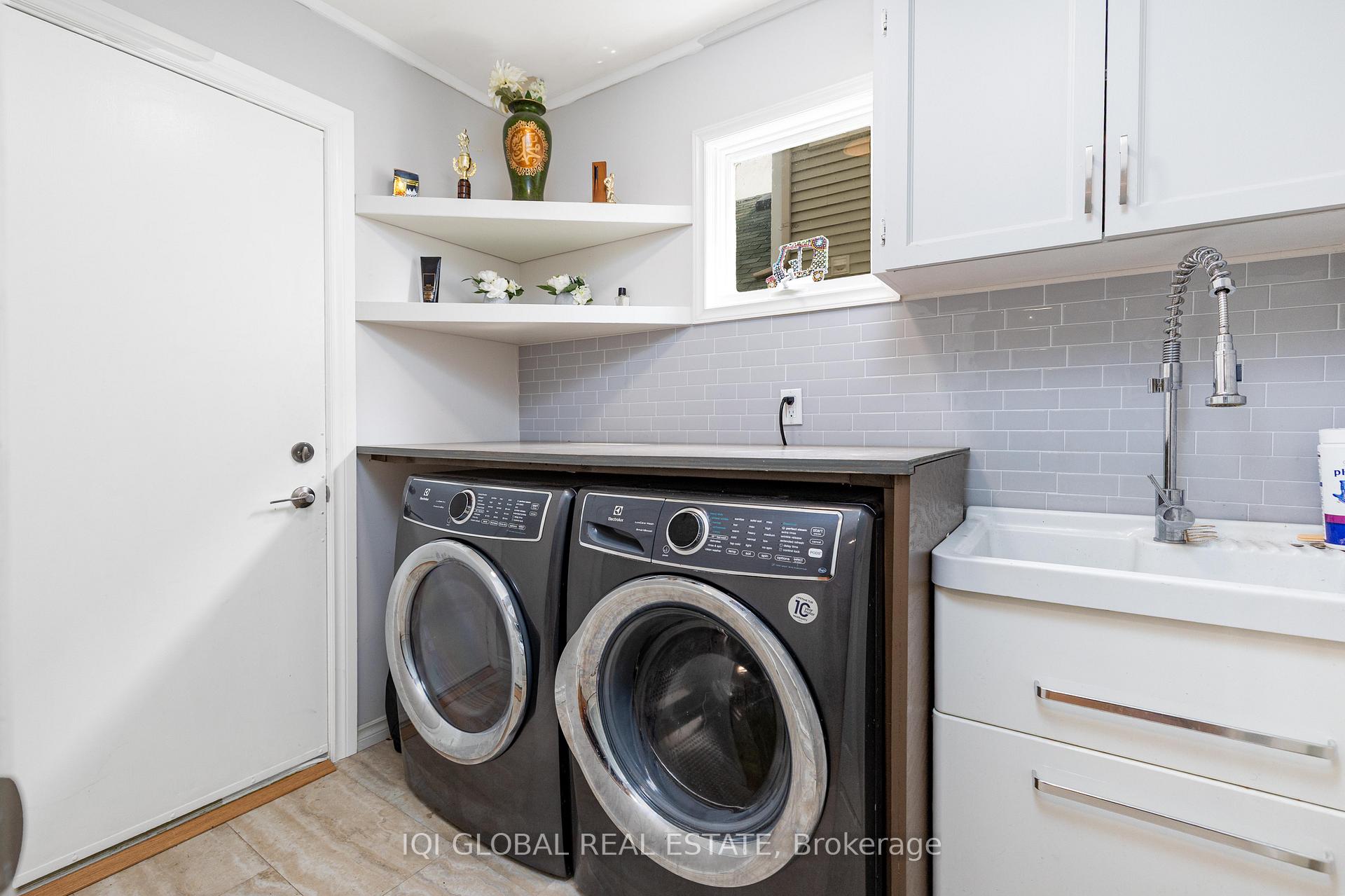 Photo 7 of 895 Ripley Crescent, Oshawa, Pinecrest — HOMEH