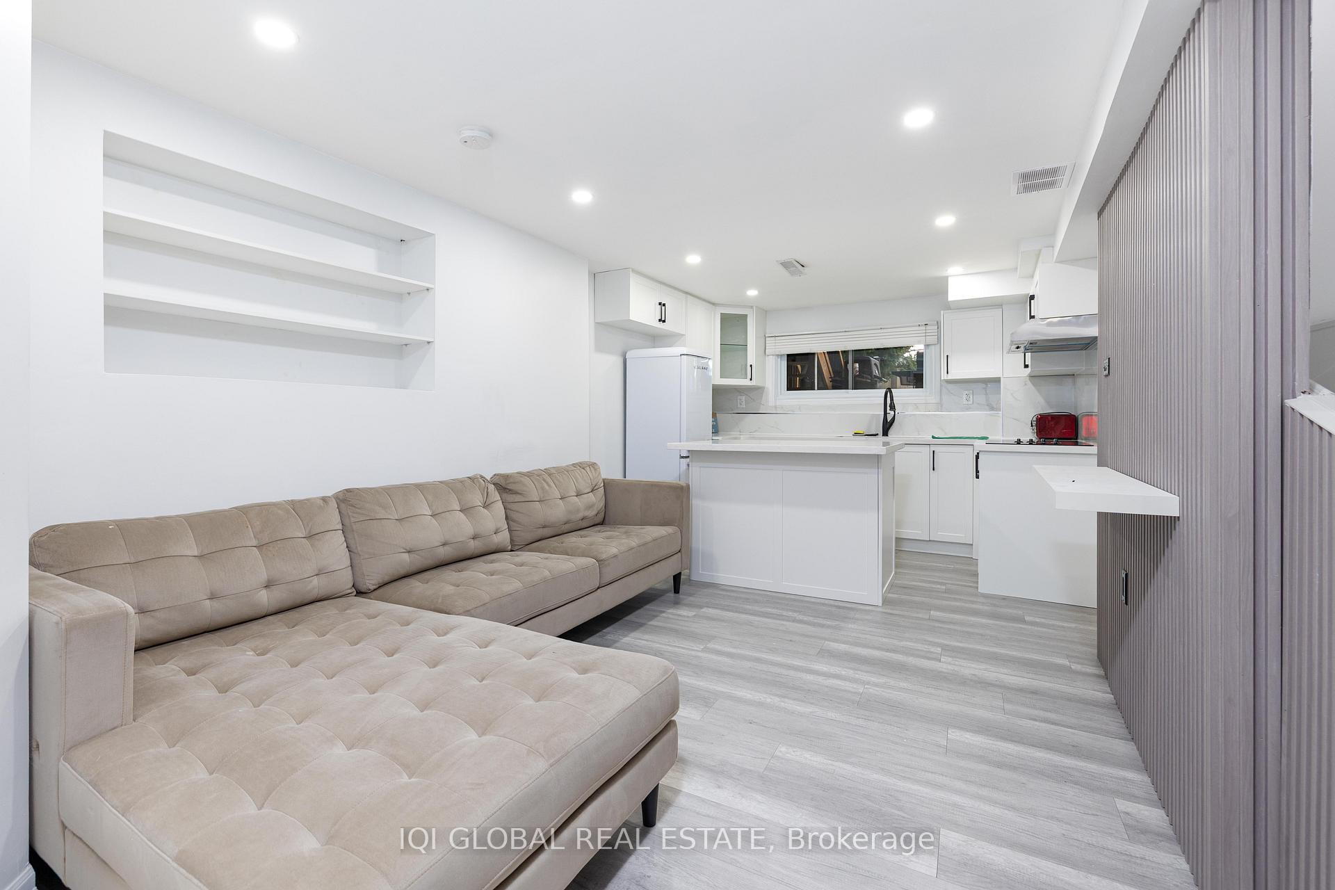 Photo 14 of 895 Ripley Crescent, Oshawa, Pinecrest — HOMEH