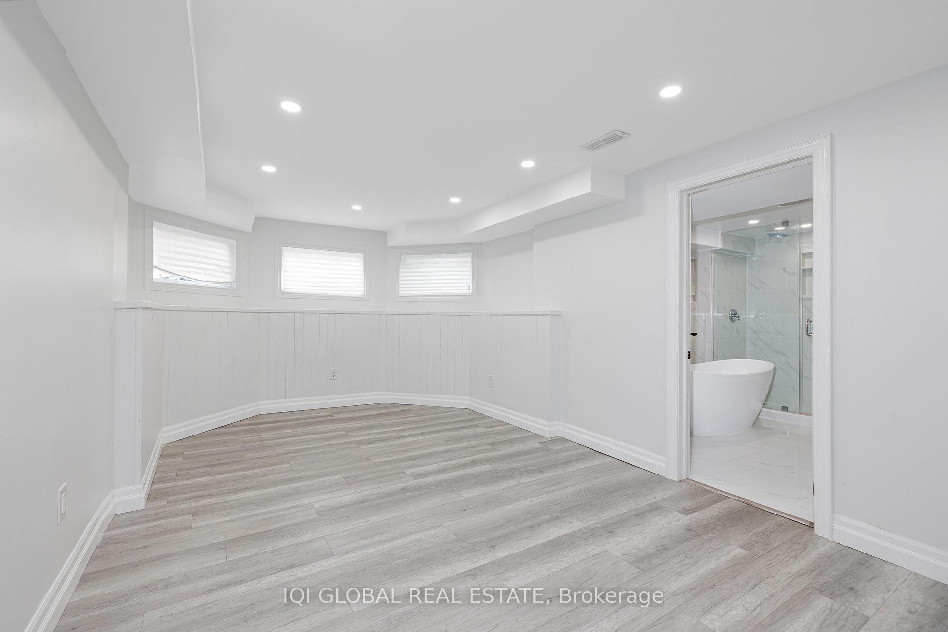 Photo 16 of 895 Ripley Crescent, Oshawa, Pinecrest — HOMEH