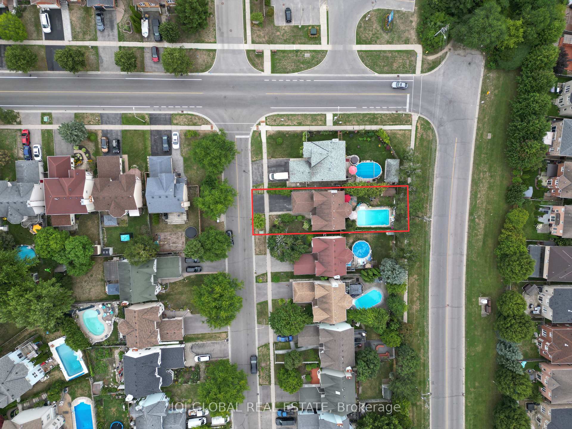 Photo 36 of 895 Ripley Crescent, Oshawa, Pinecrest — HOMEH