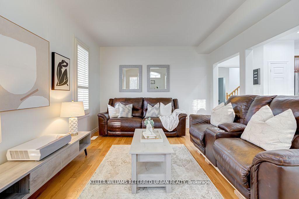 Photo 11 of 2 Thistledown Crescent, Whitby, Taunton North — HOMEH