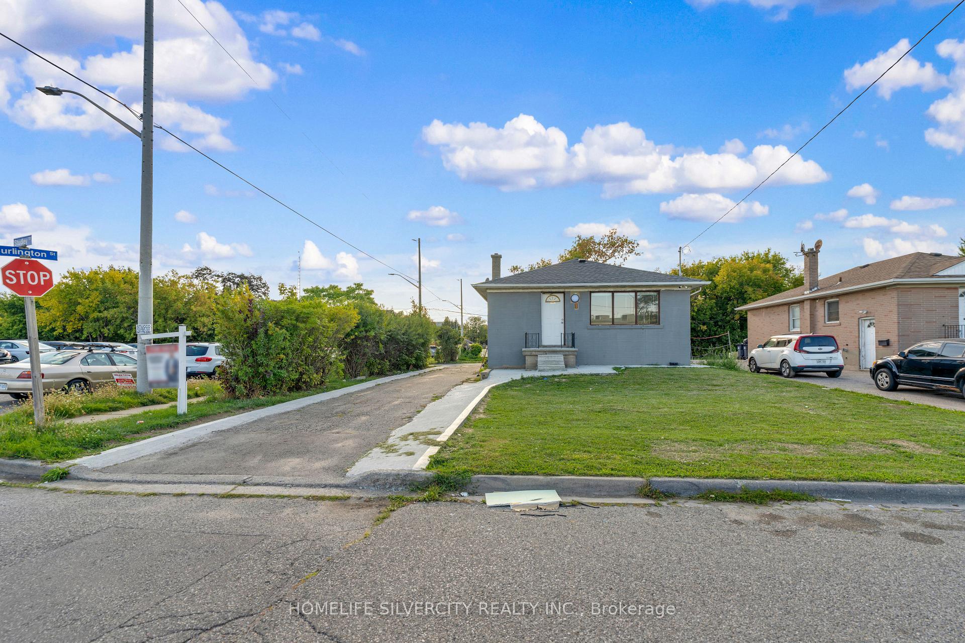 Photo 4 of 1 Studley Street, Mississauga, Malton — HOMEH