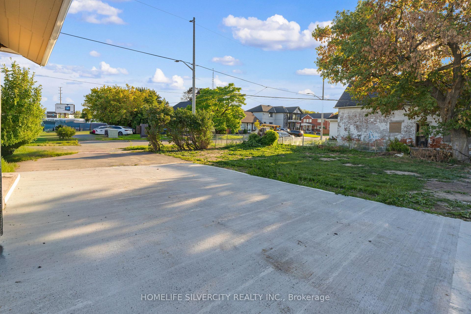Photo 24 of 1 Studley Street, Mississauga, Malton — HOMEH