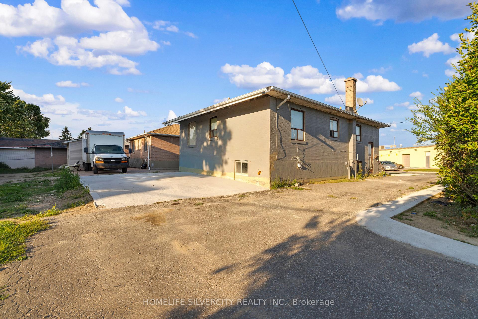 Photo 30 of 1 Studley Street, Mississauga, Malton — HOMEH