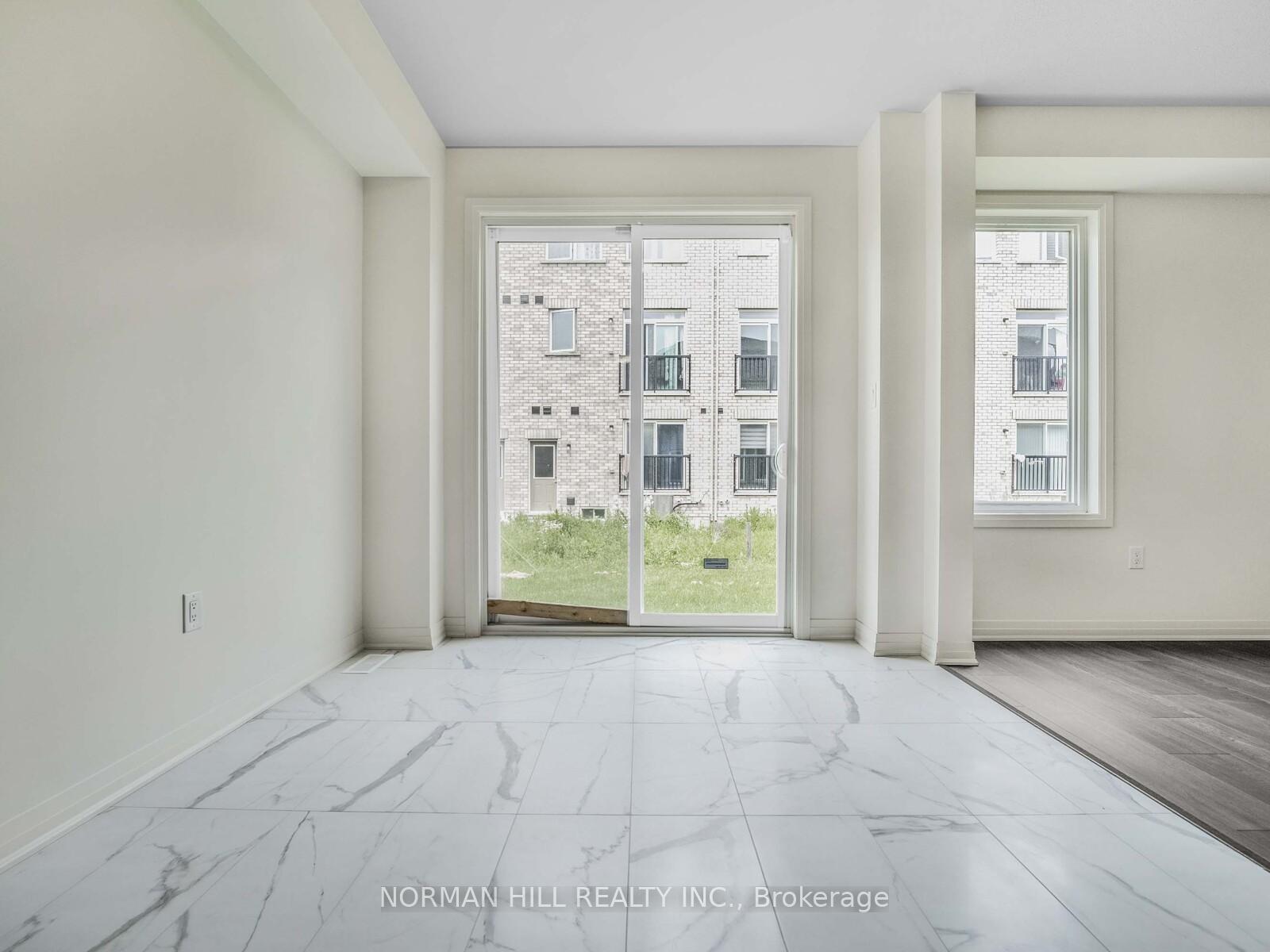 Photo 5 of 30 Guildhouse Drive, Brampton, Northwest Brampton — HOMEH