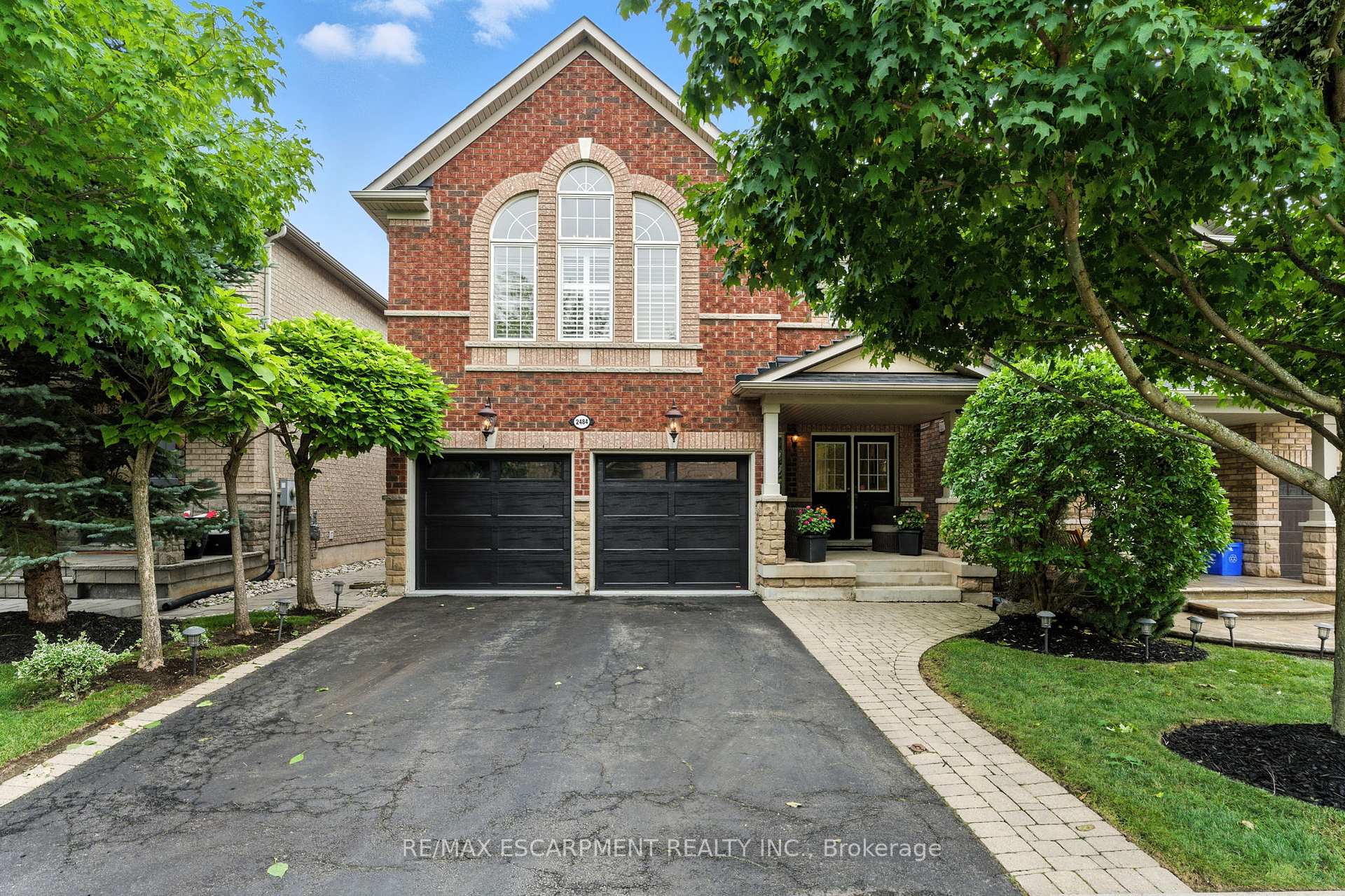 Photo 14 of 2484 Whitehorn Drive, Burlington, Orchard — HOMEH
