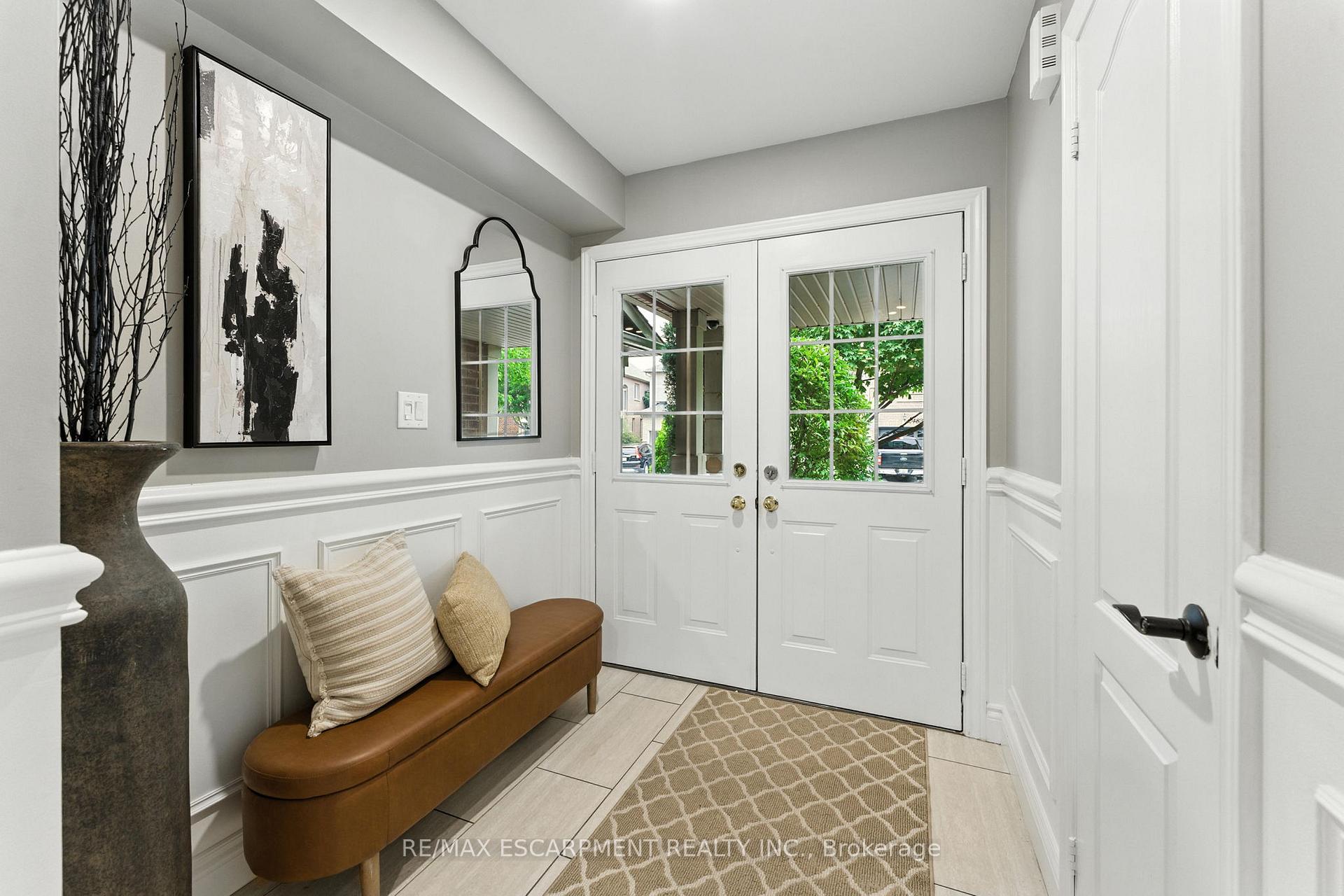 Photo 15 of 2484 Whitehorn Drive, Burlington, Orchard — HOMEH