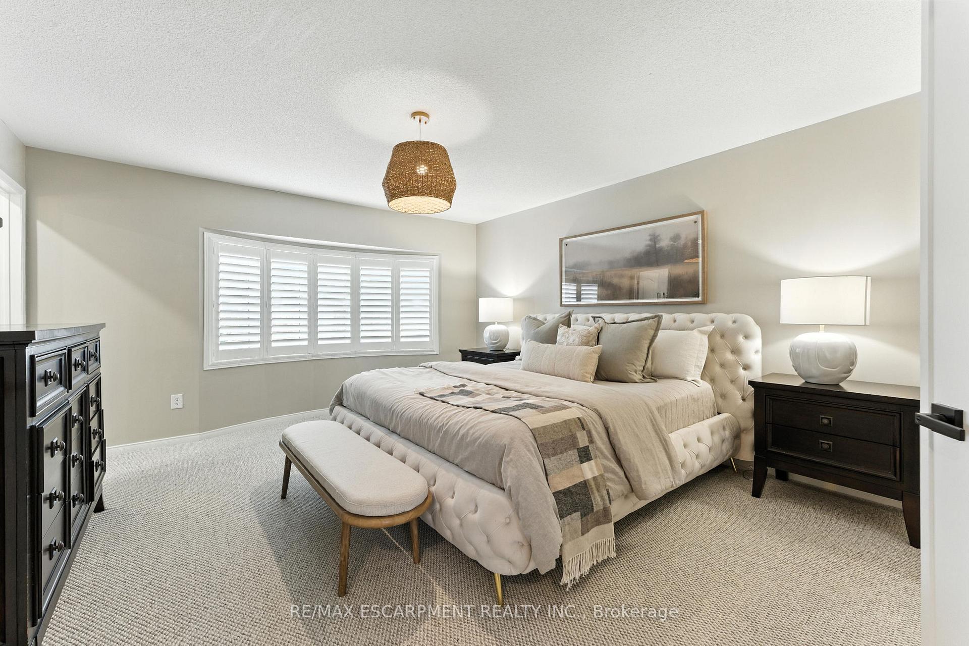 Photo 29 of 2484 Whitehorn Drive, Burlington, Orchard — HOMEH