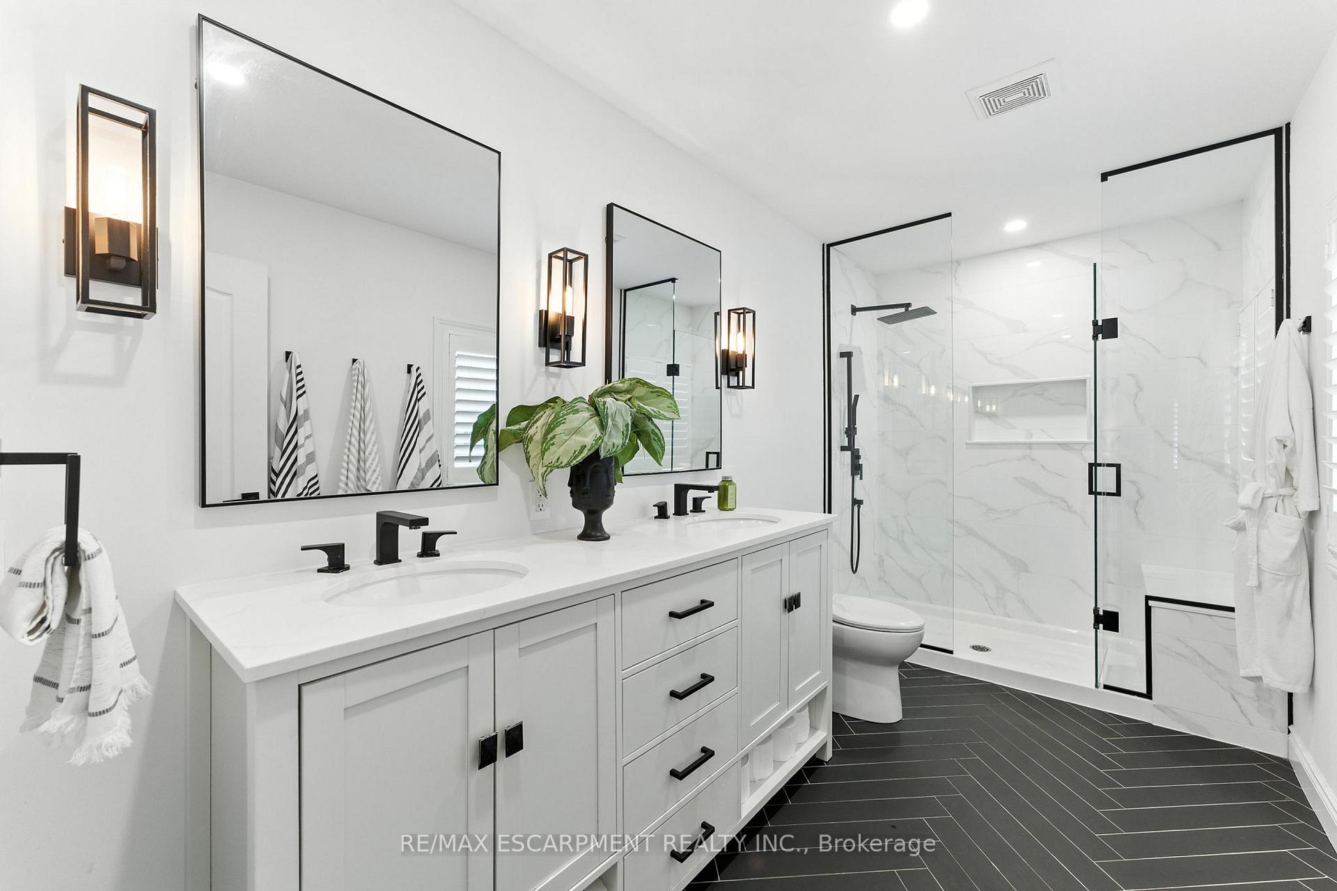 Photo 26 of 2484 Whitehorn Drive, Burlington, Orchard — HOMEH