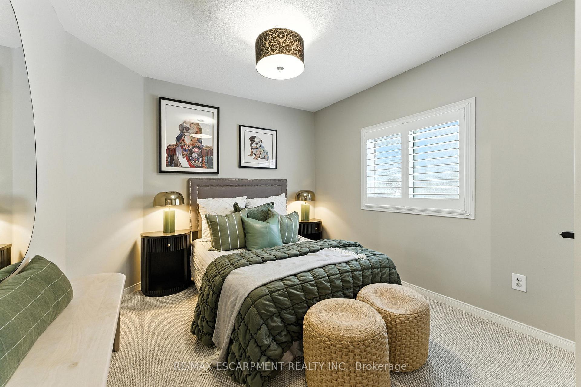 Photo 27 of 2484 Whitehorn Drive, Burlington, Orchard — HOMEH