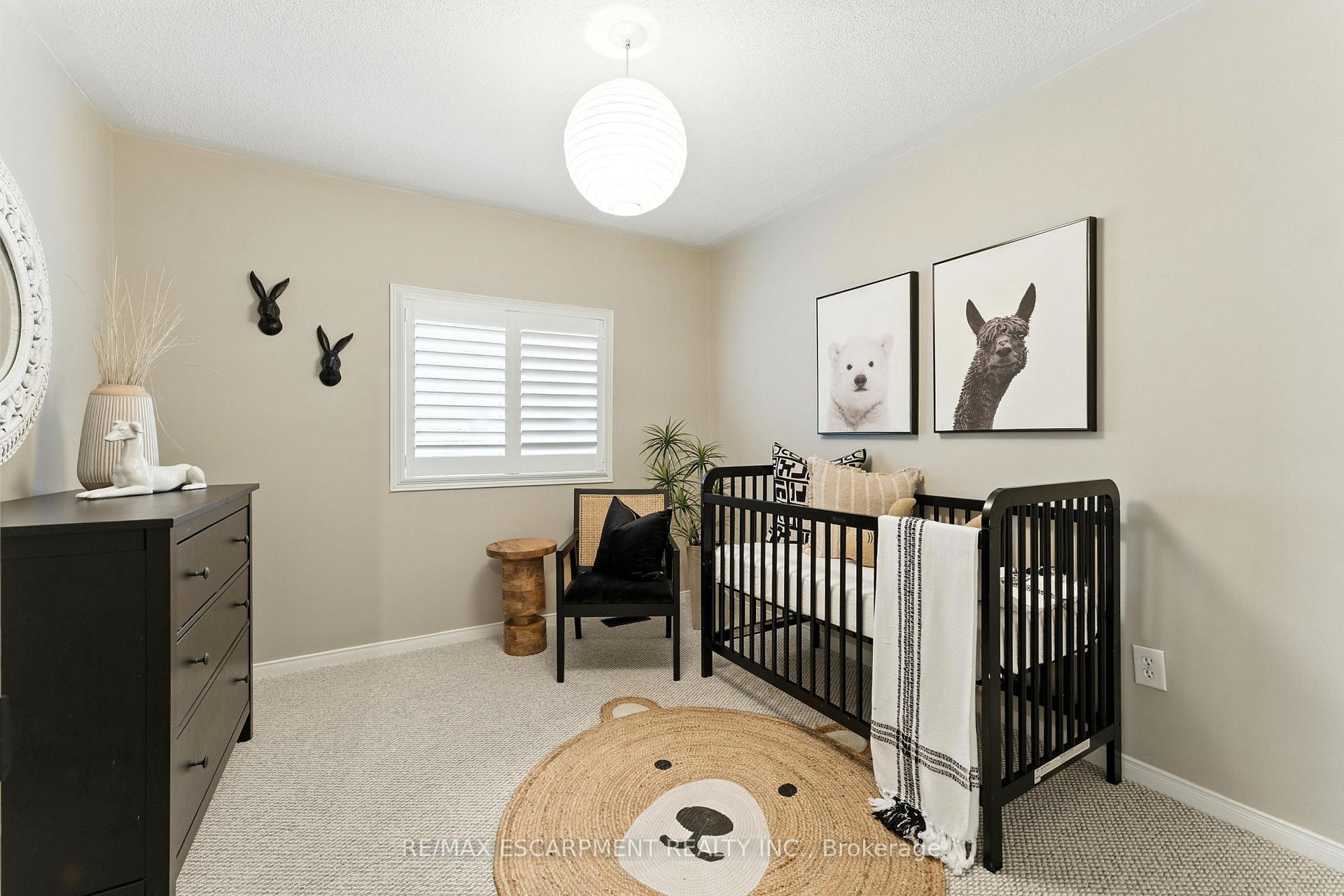 Photo 11 of 2484 Whitehorn Drive, Burlington, Orchard — HOMEH
