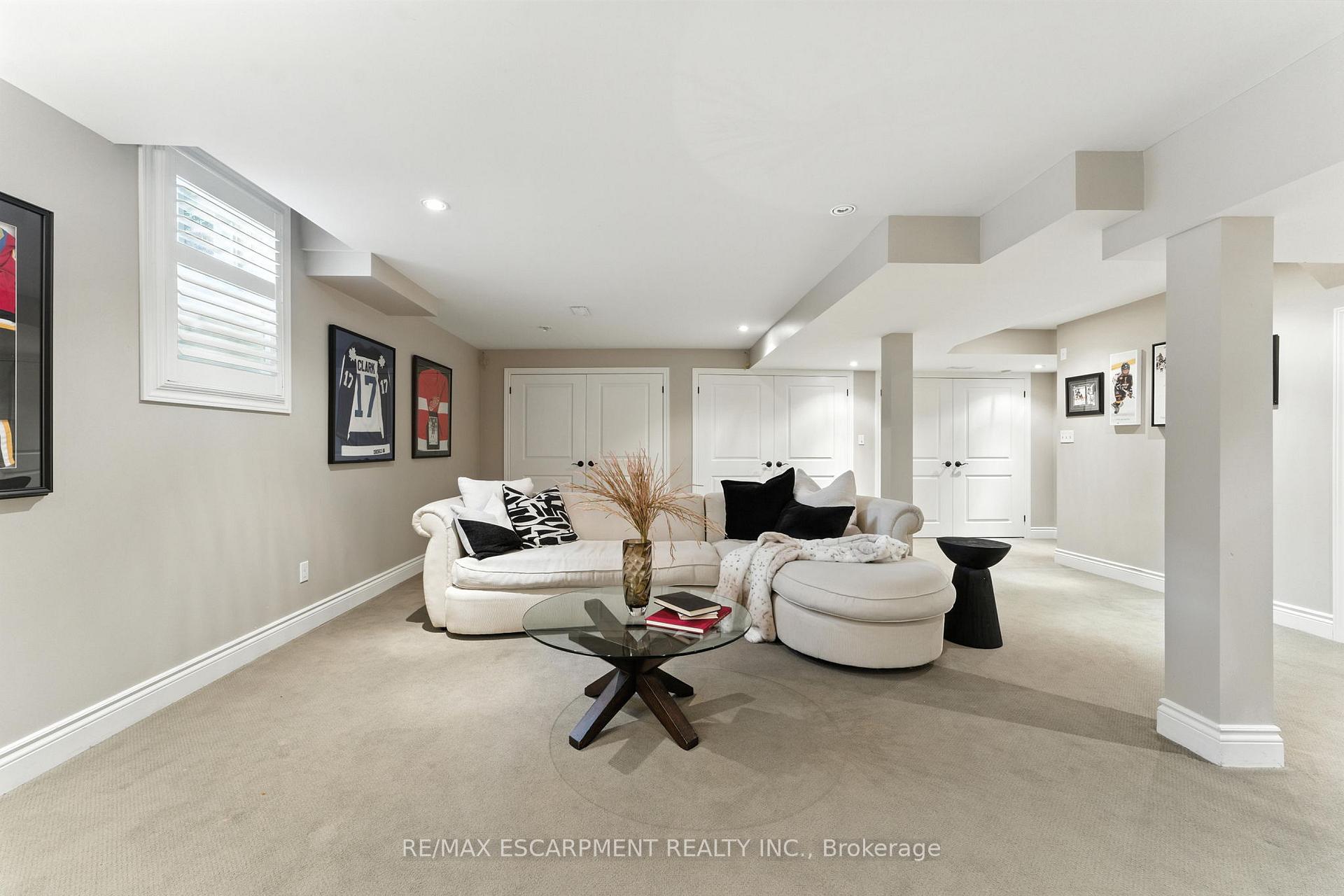 Photo 24 of 2484 Whitehorn Drive, Burlington, Orchard — HOMEH
