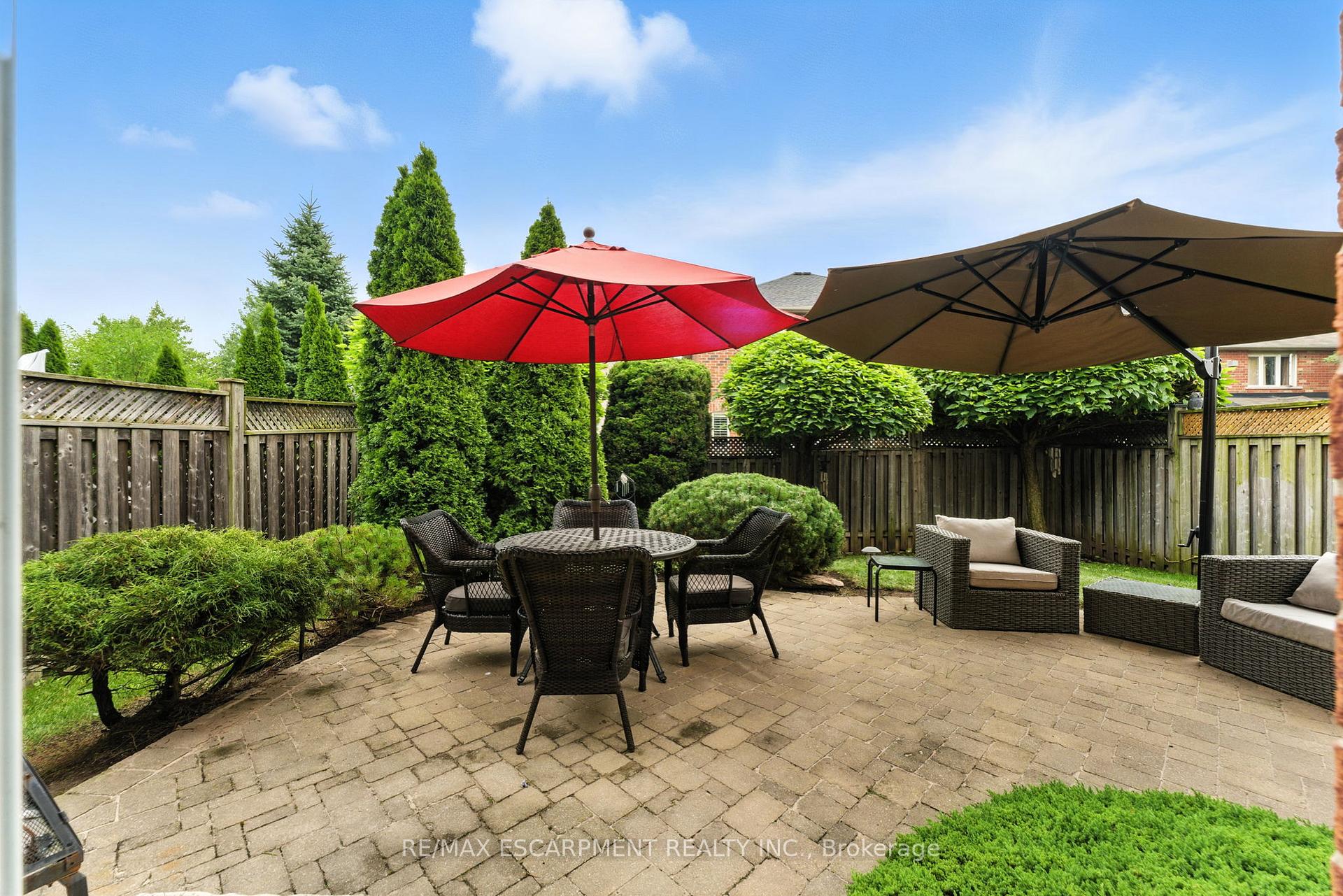 Photo 16 of 2484 Whitehorn Drive, Burlington, Orchard — HOMEH