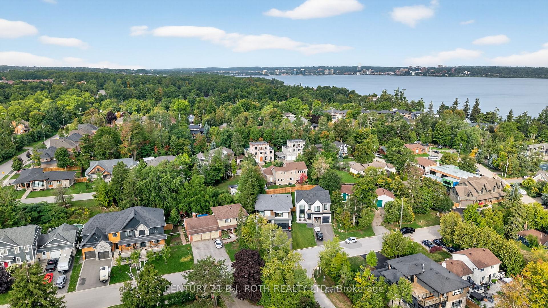 Photo 9 of 46 Tyndale Road, Barrie, South Shore — HOMEH