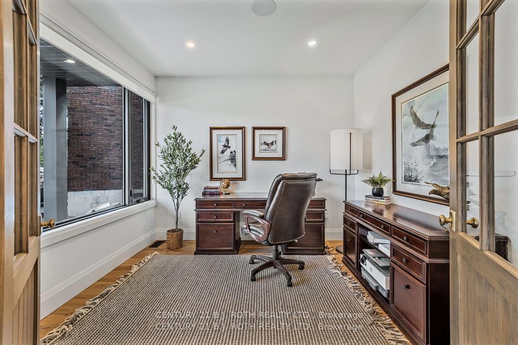 Photo 3 of 46 Tyndale Road, Barrie, South Shore — HOMEH