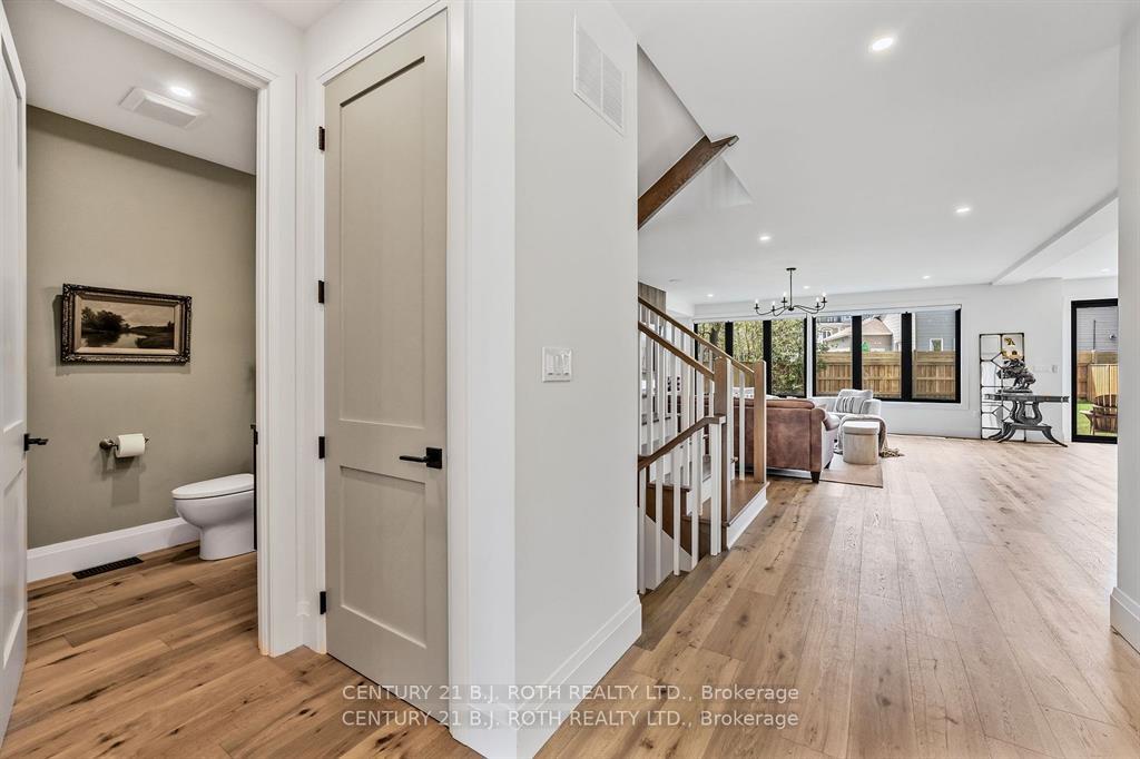 Photo 10 of 46 Tyndale Road, Barrie, South Shore — HOMEH