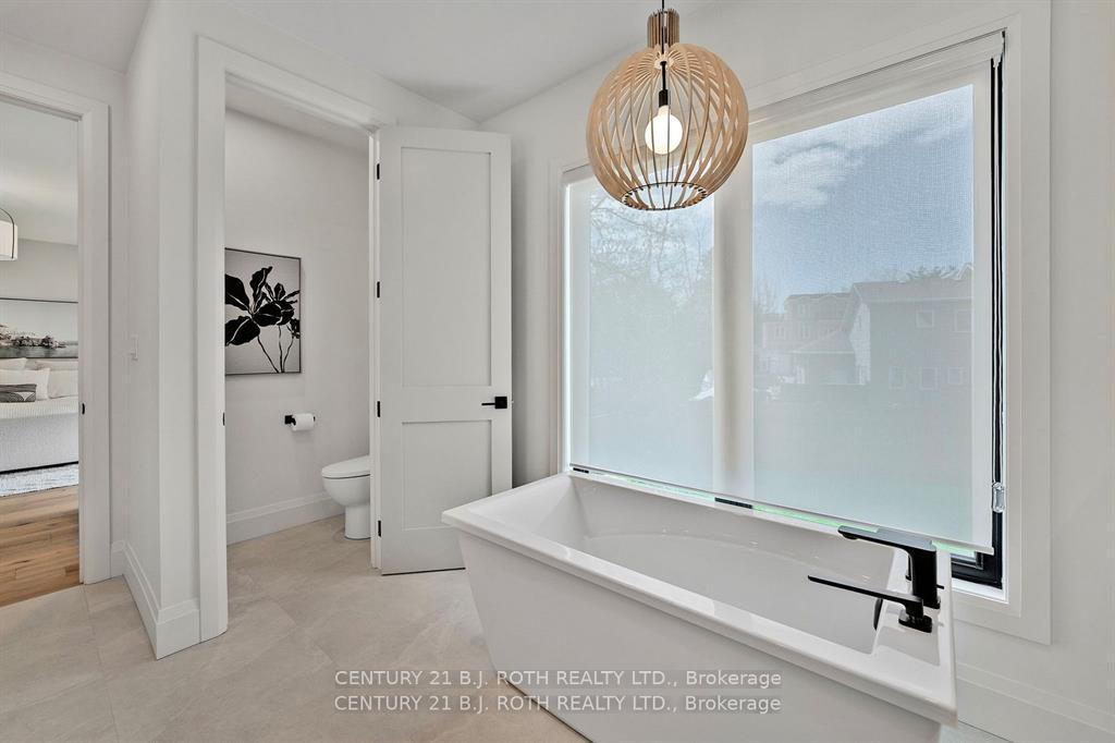 Photo 19 of 46 Tyndale Road, Barrie, South Shore — HOMEH