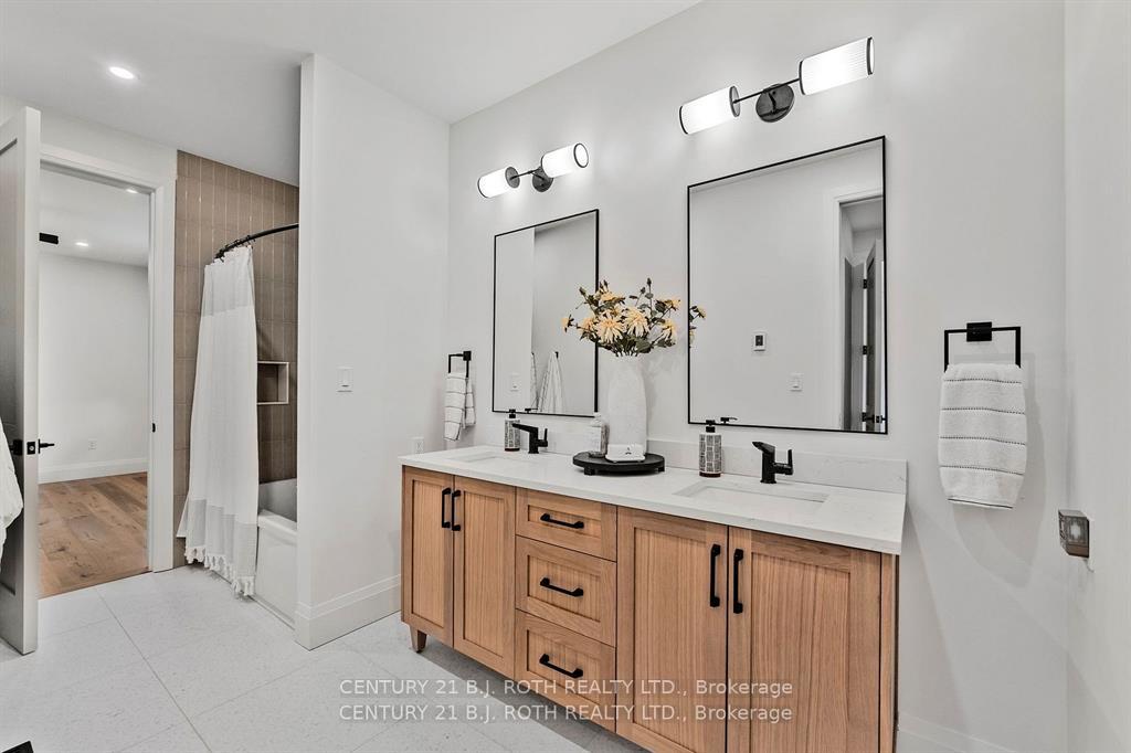 Photo 33 of 46 Tyndale Road, Barrie, South Shore — HOMEH