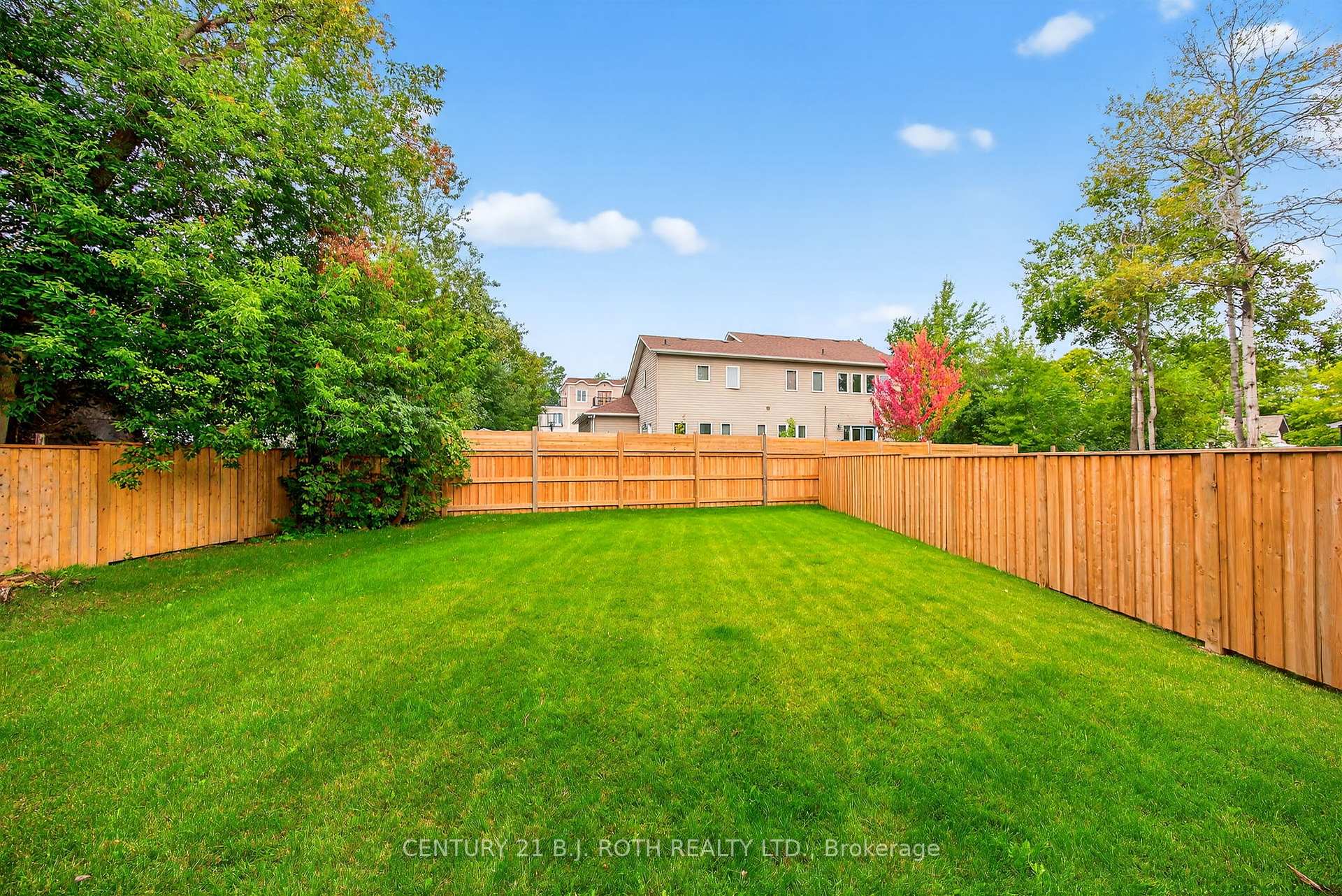 Photo 39 of 46 Tyndale Road, Barrie, South Shore — HOMEH