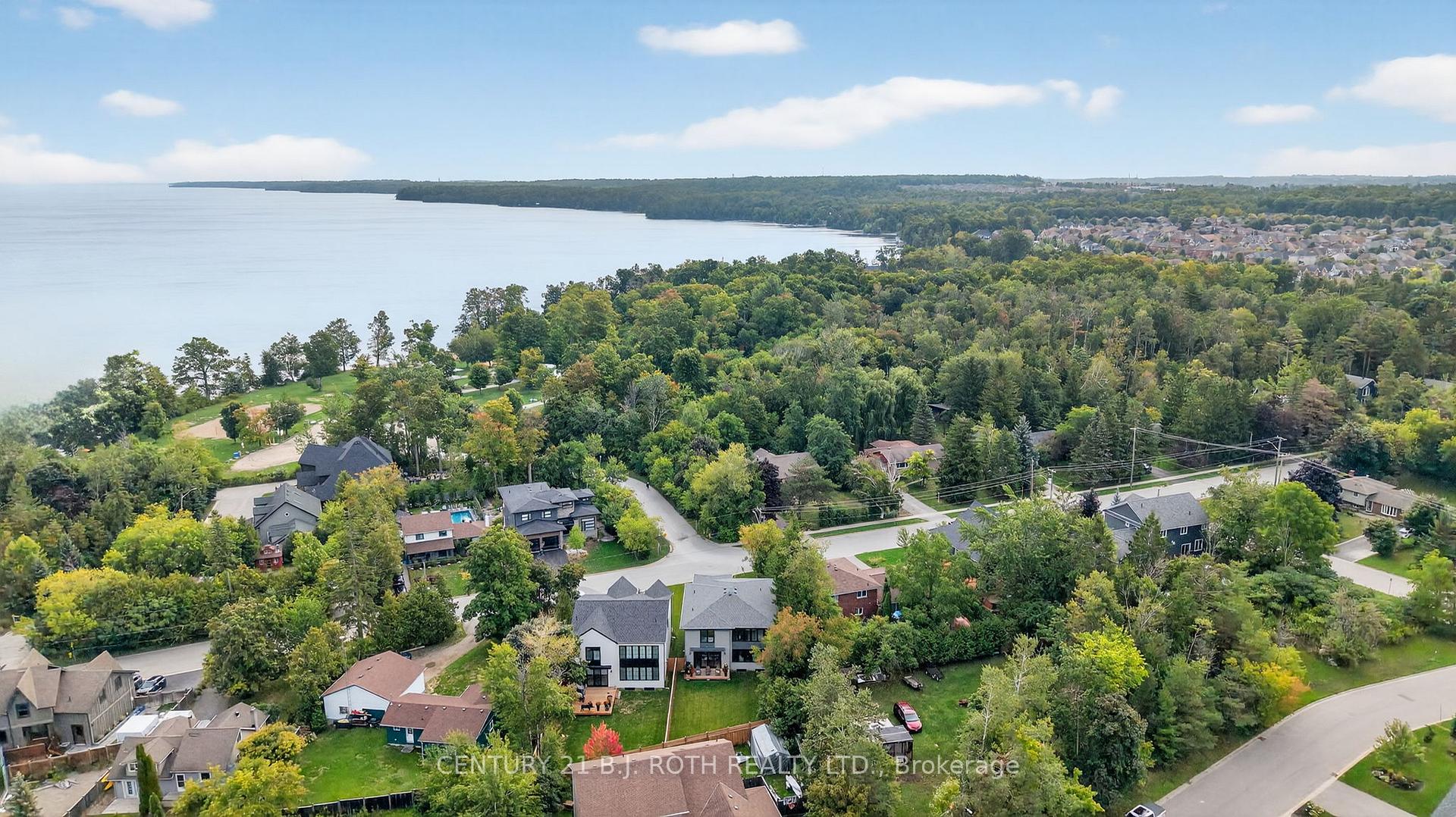 Photo 37 of 46 Tyndale Road, Barrie, South Shore — HOMEH