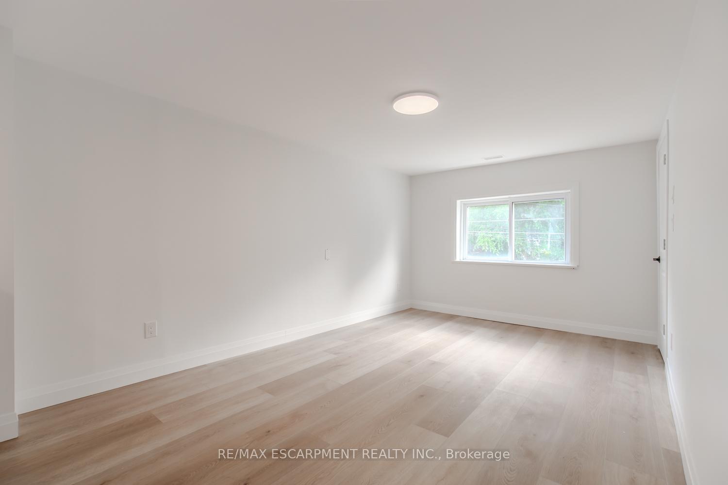 Photo 10 of 92 Pearl Street S, Hamilton, Strathcona — HOMEH