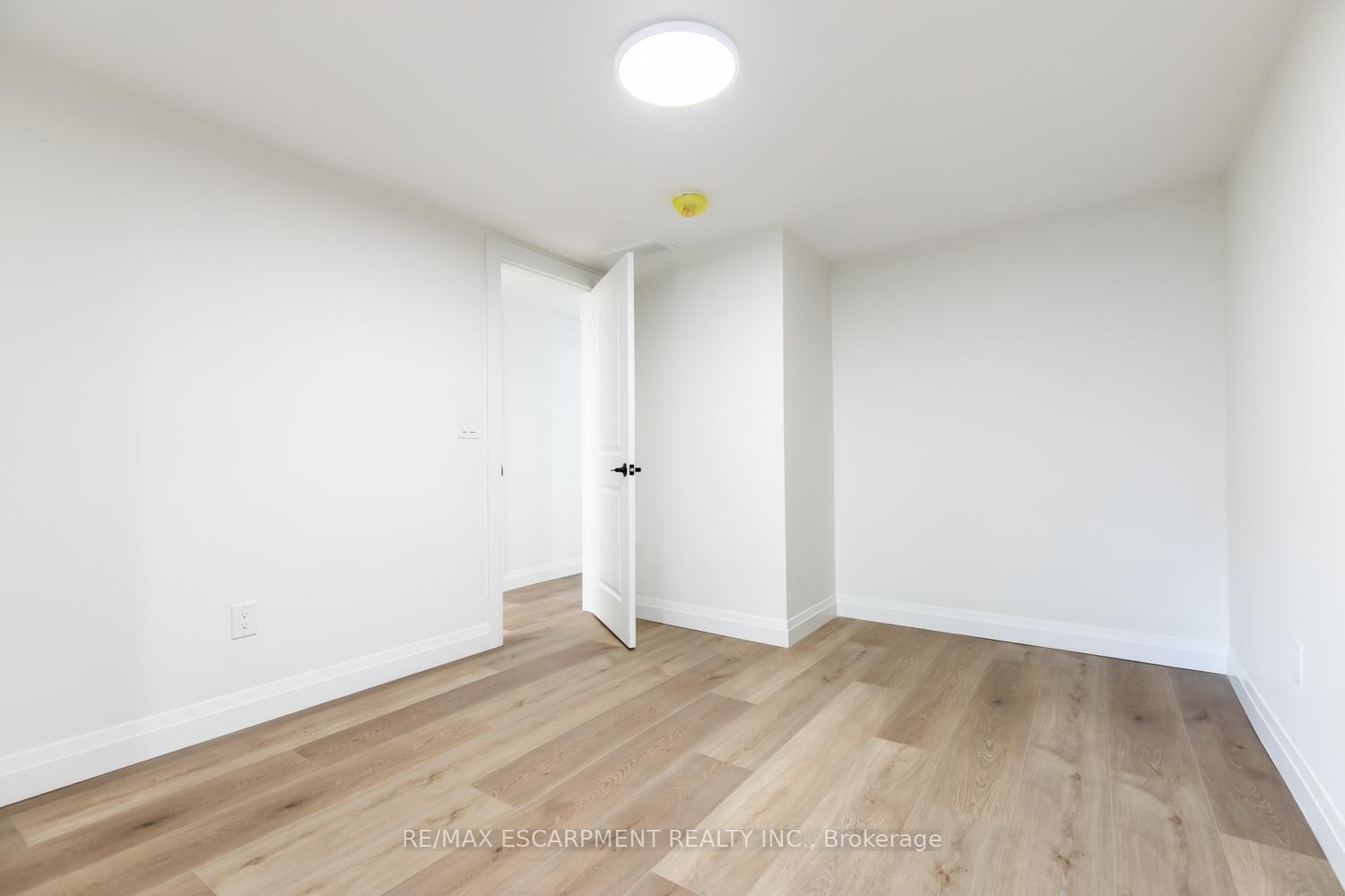 Photo 20 of 92 Pearl Street S, Hamilton, Strathcona — HOMEH